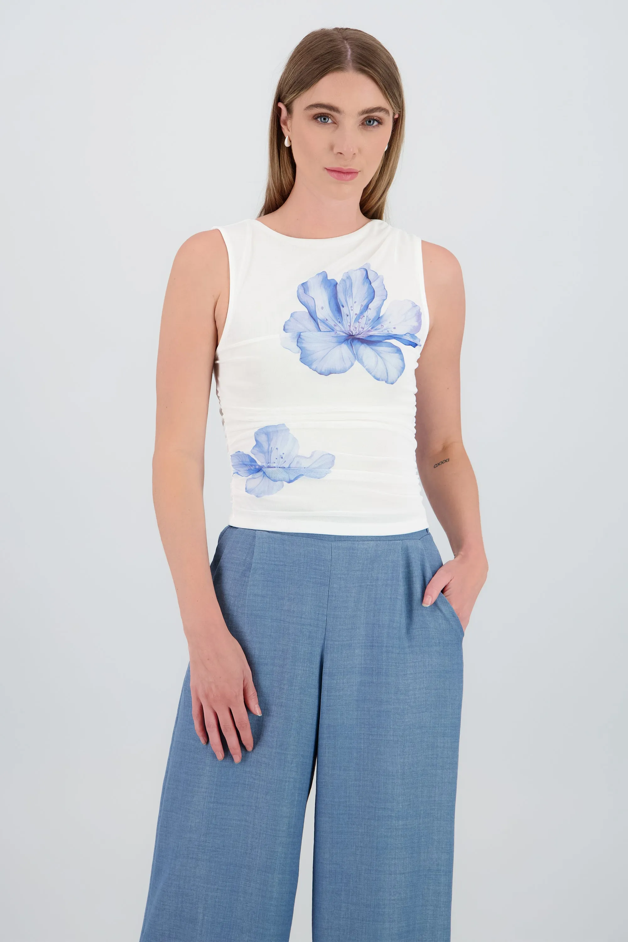 Top mesh flor degradado sold by Shasa