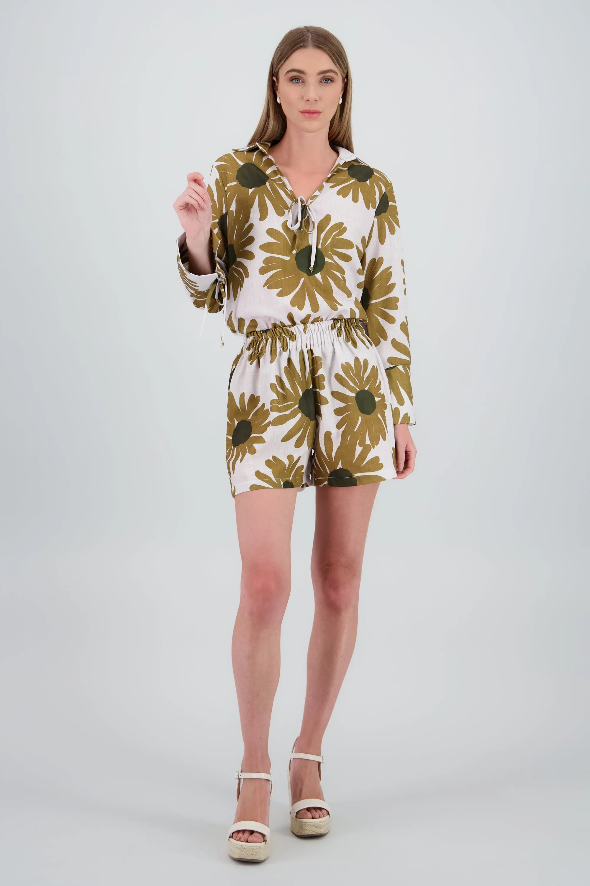 Shorts flores maxi sold by Shasa