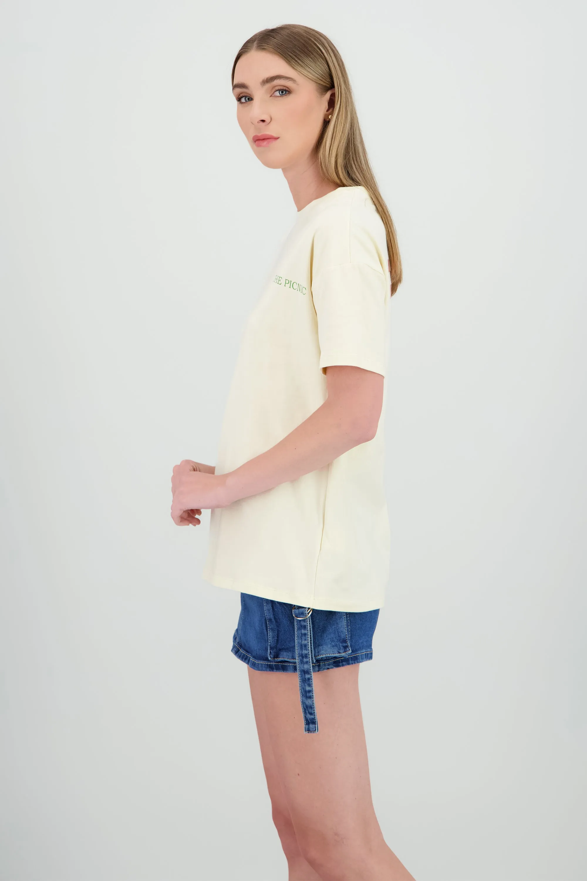 T-shirt oversized estampada de picnic sold by Shasa product image thumbnail 3