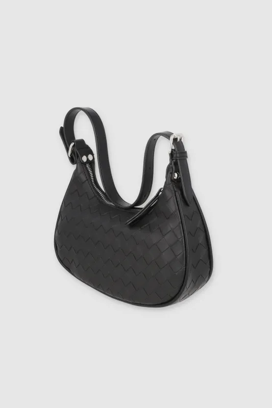 Bolsa baguette entrelazada sold by Shasa