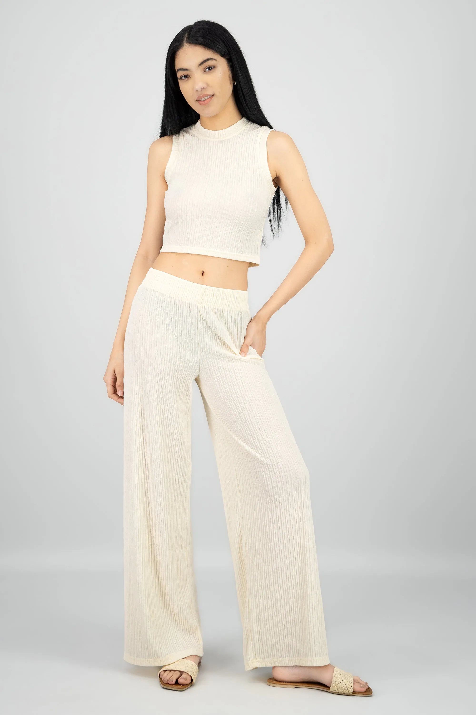 Pantalón flared textura sold by Shasa