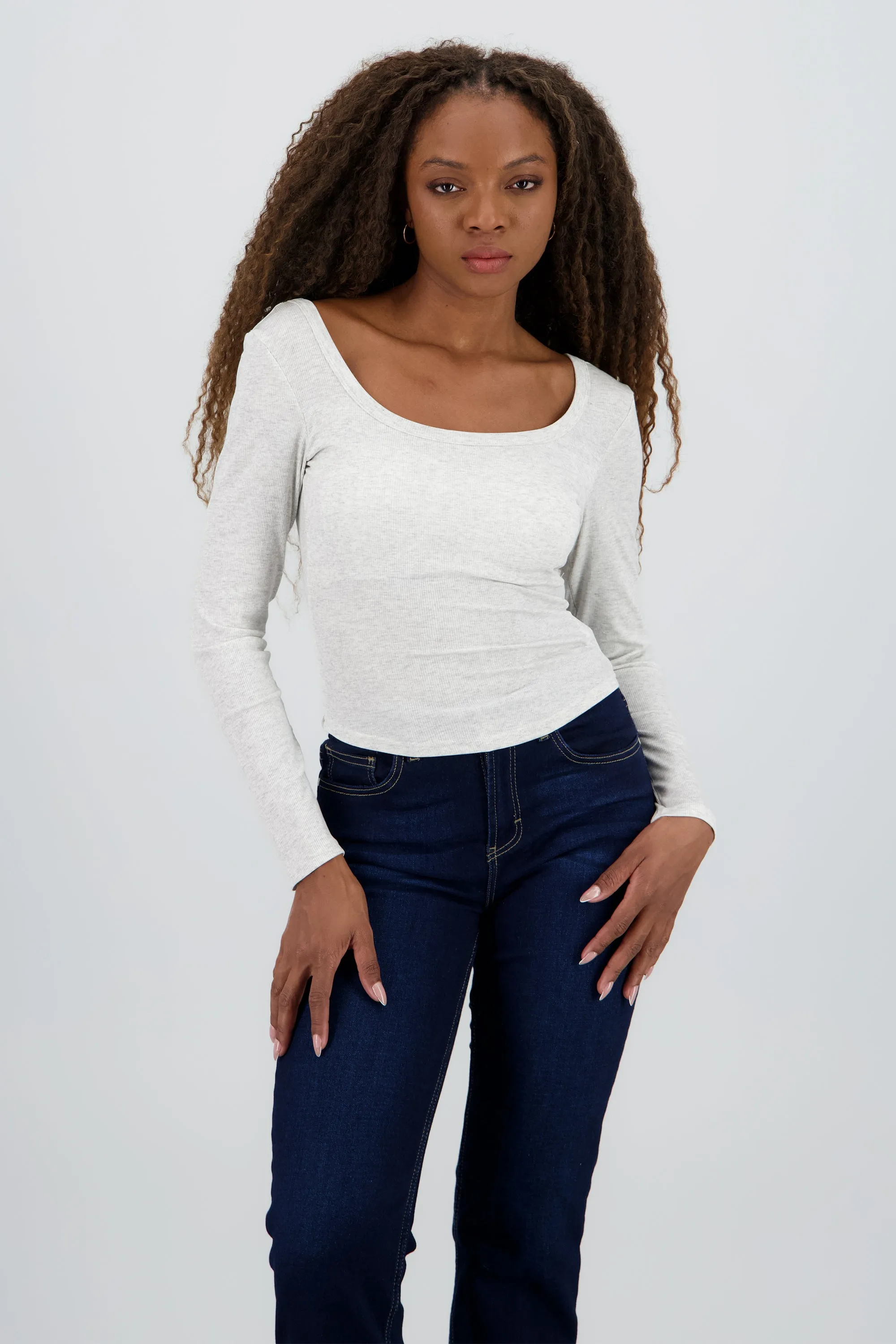 Blusa manga larga cuello redondo sold by Shasa