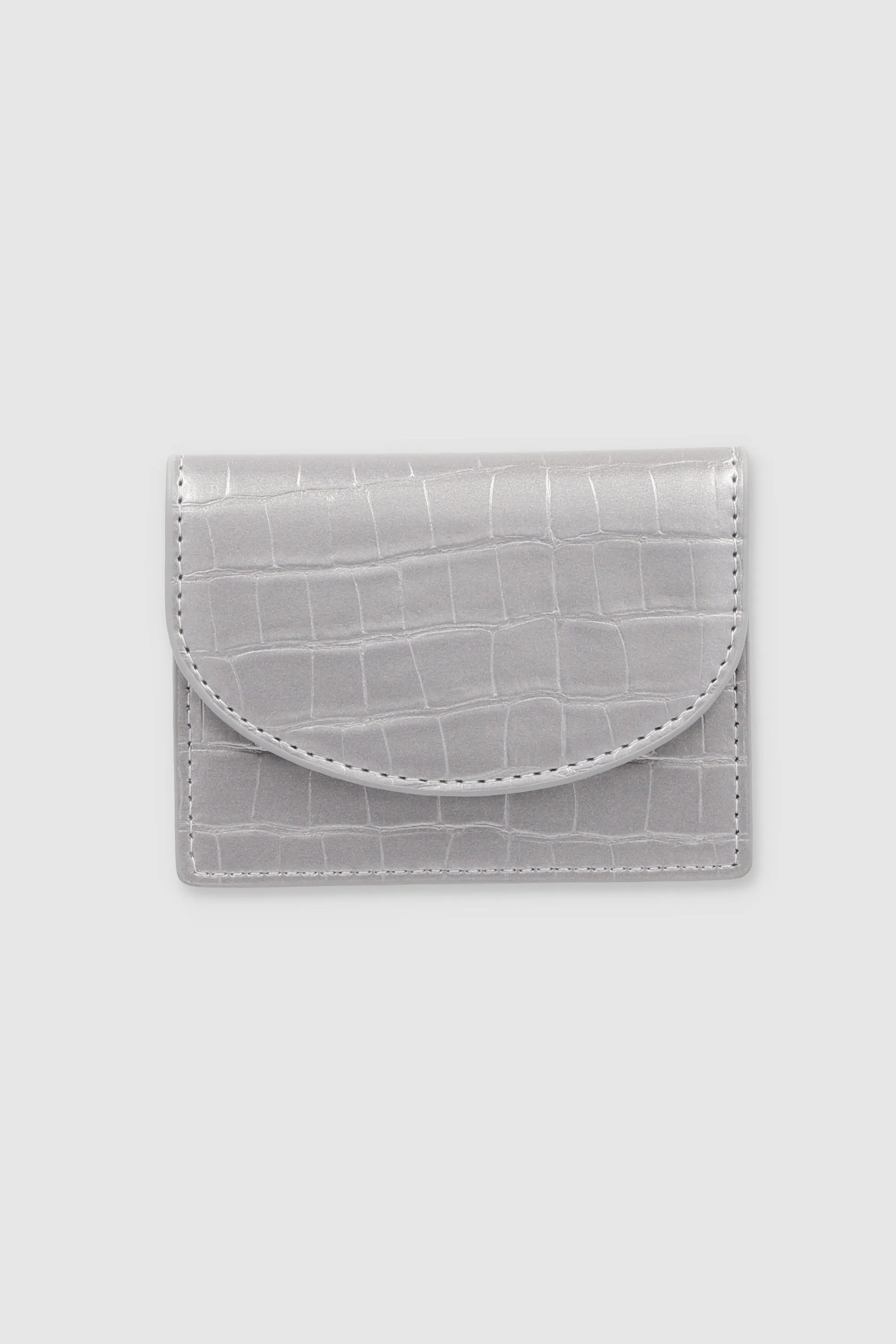 Monedero tapa croco sold by Shasa