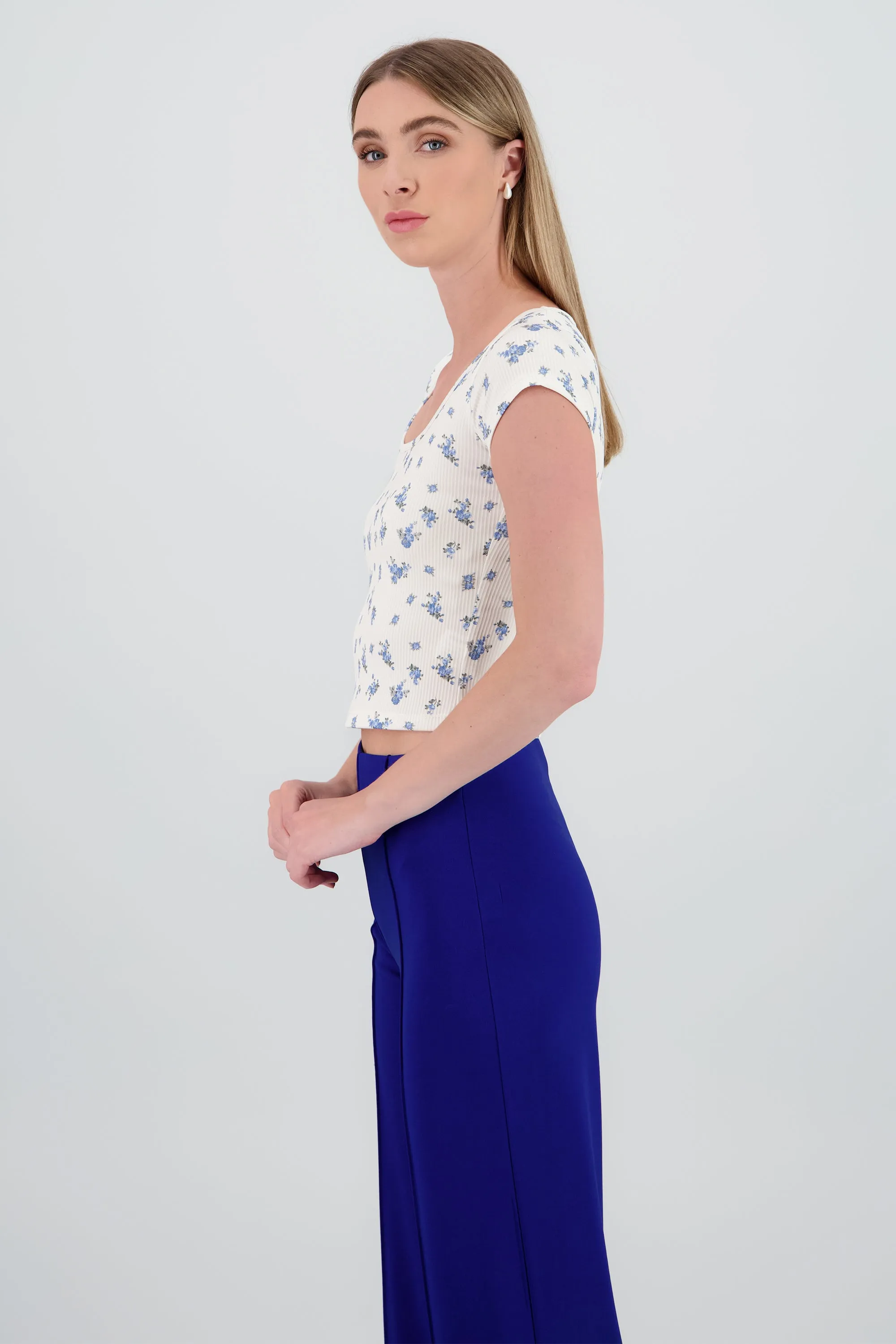 Top manga corta escote cuadrado estampado sold by Shasa product image thumbnail 3