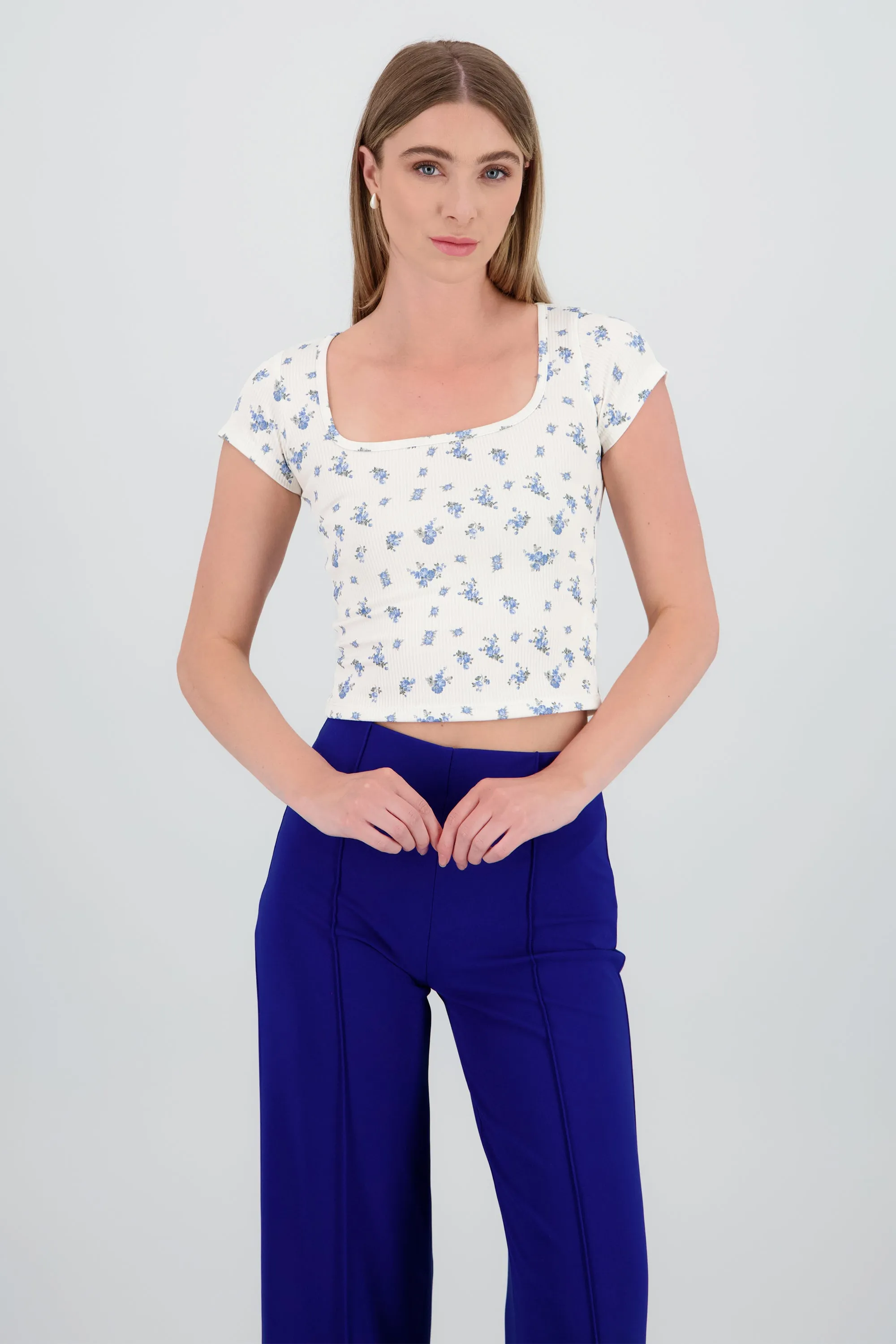 Top manga corta escote cuadrado estampado sold by Shasa product image thumbnail 2