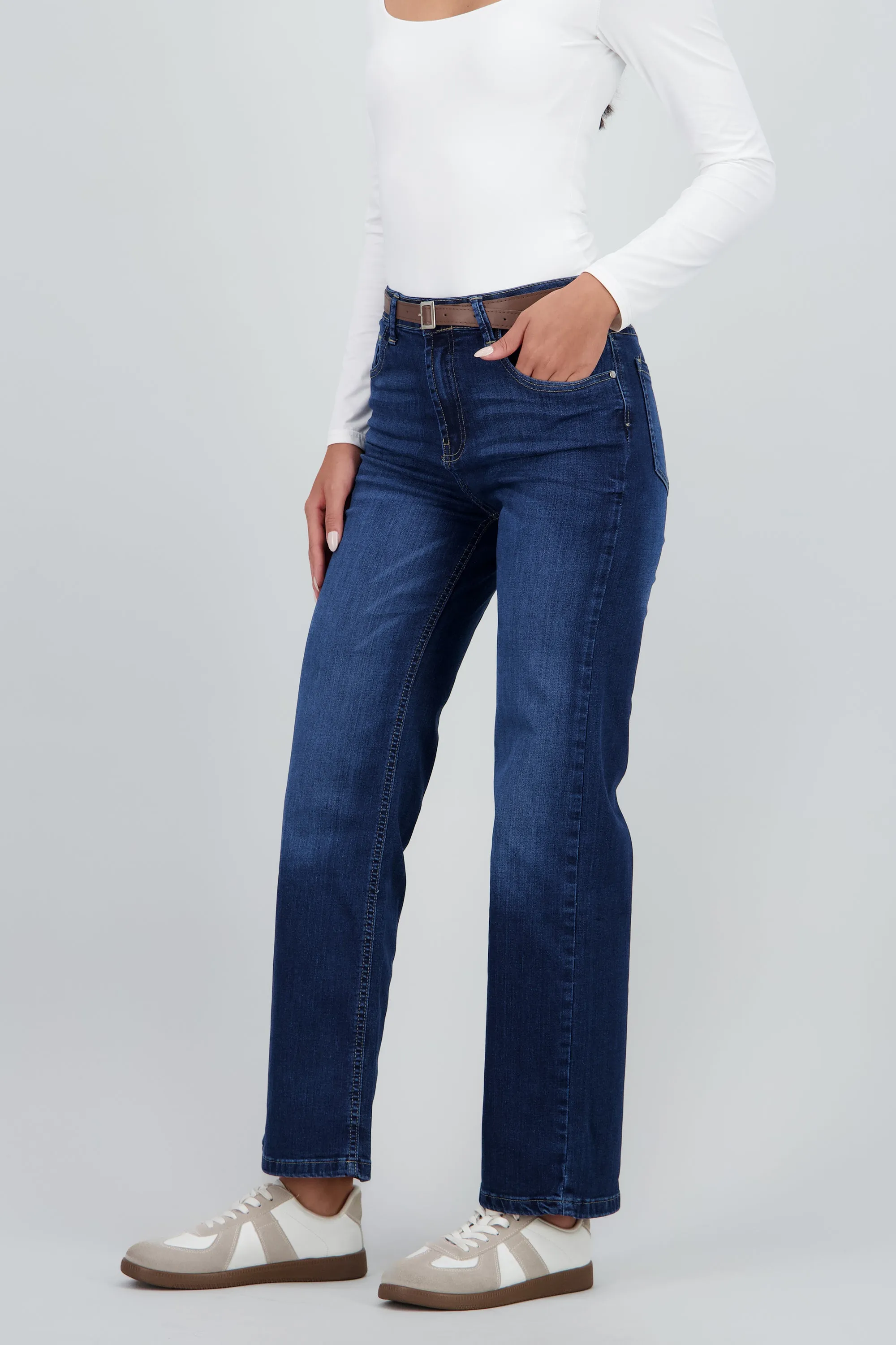 Jeans straight corte básico sold by Shasa product image thumbnail 3