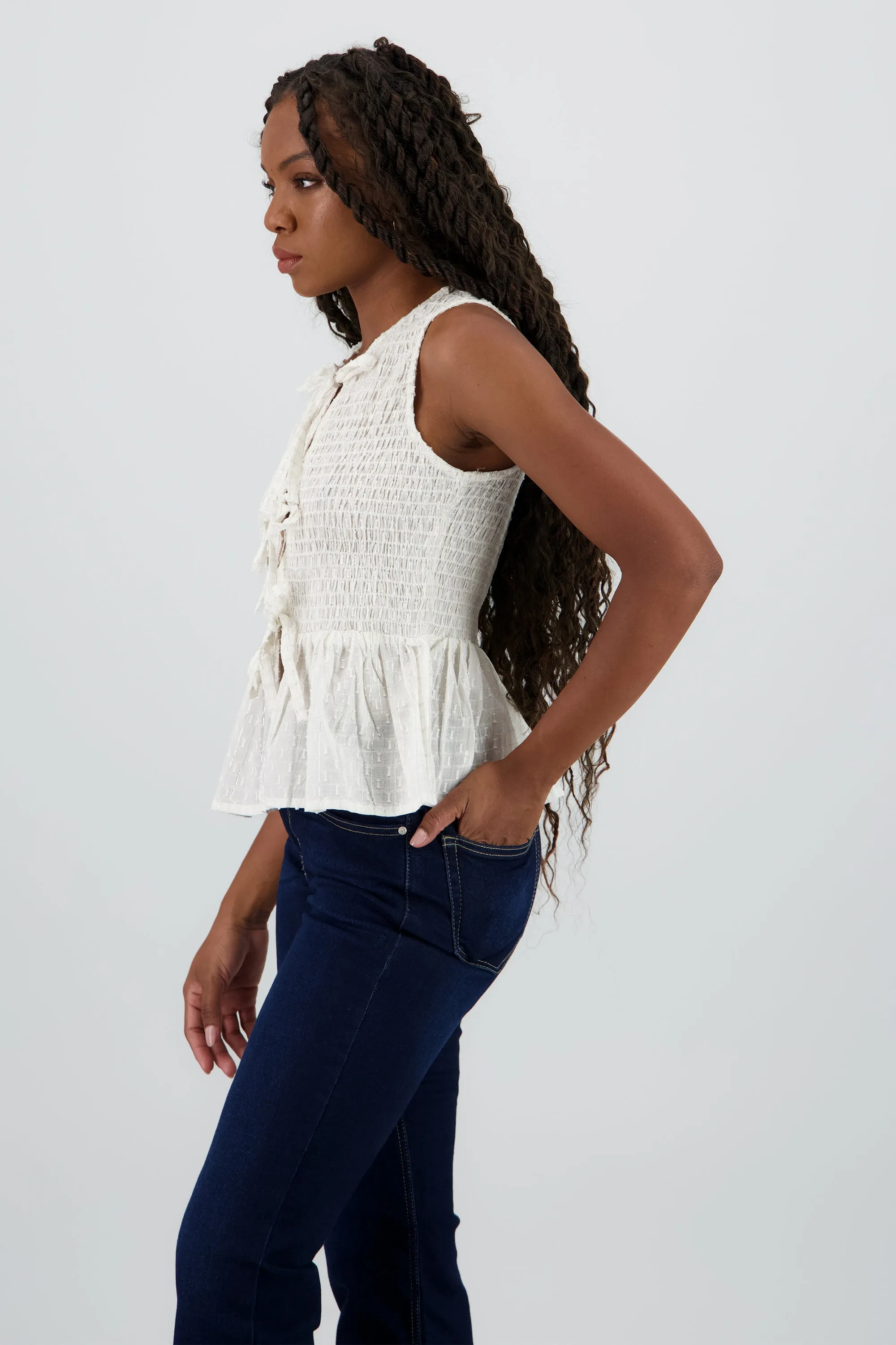 Blusa textura con moños sin mangas sold by Shasa product image thumbnail 3