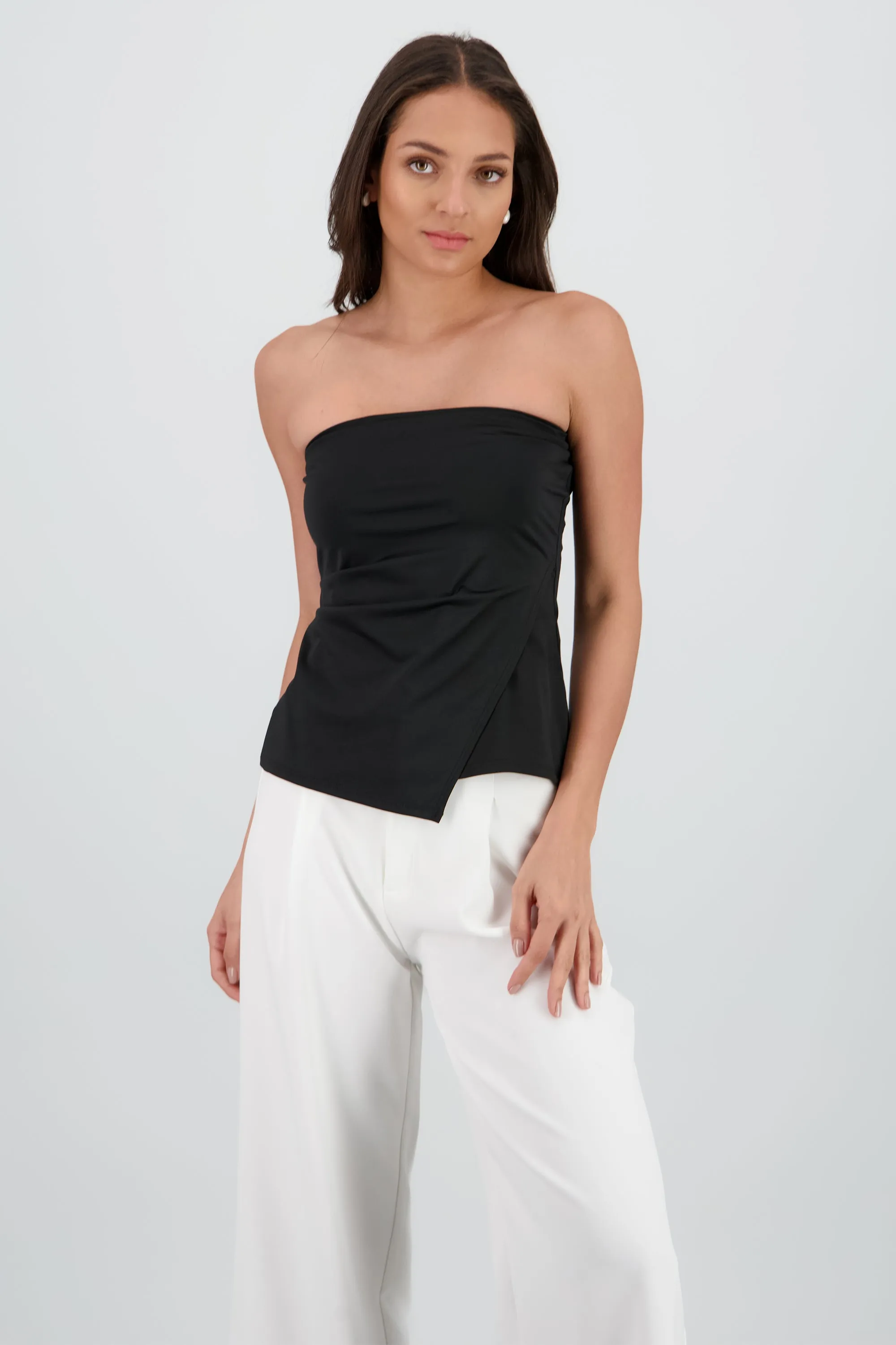 Top strapless asimetrico sold by Shasa