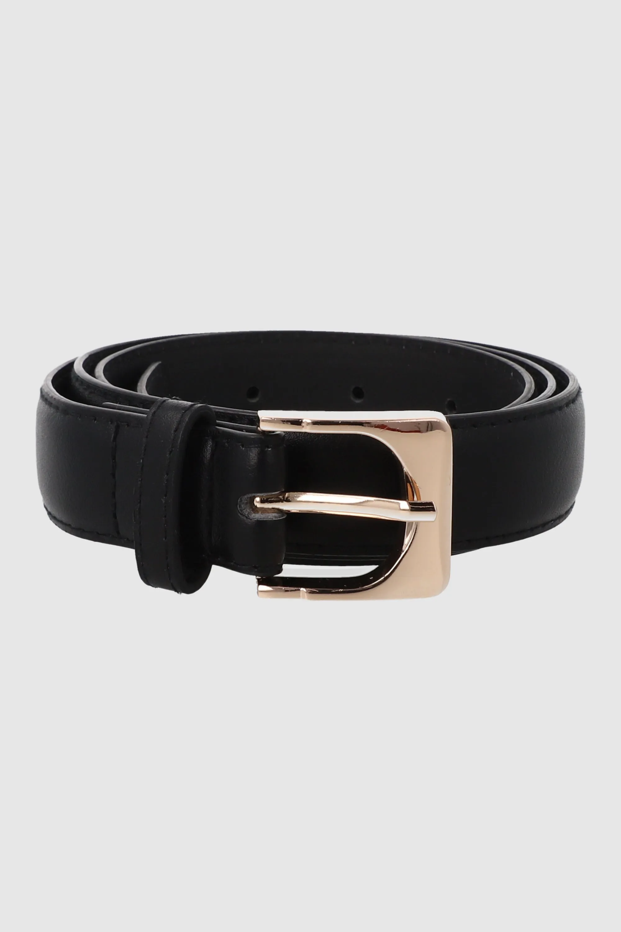 Cinturon basico hebilla cuadro sold by Shasa