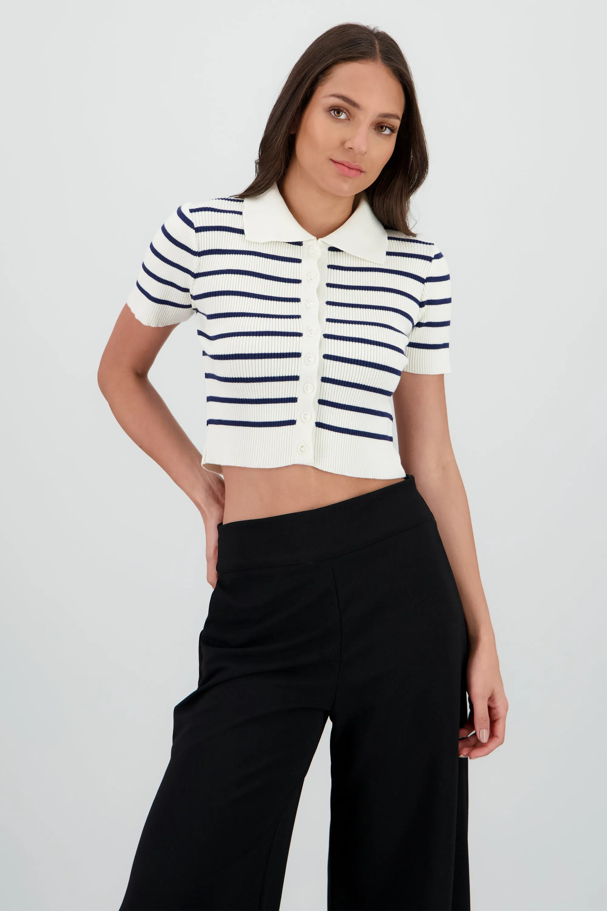 Top tejido manga corta botones sold by Shasa