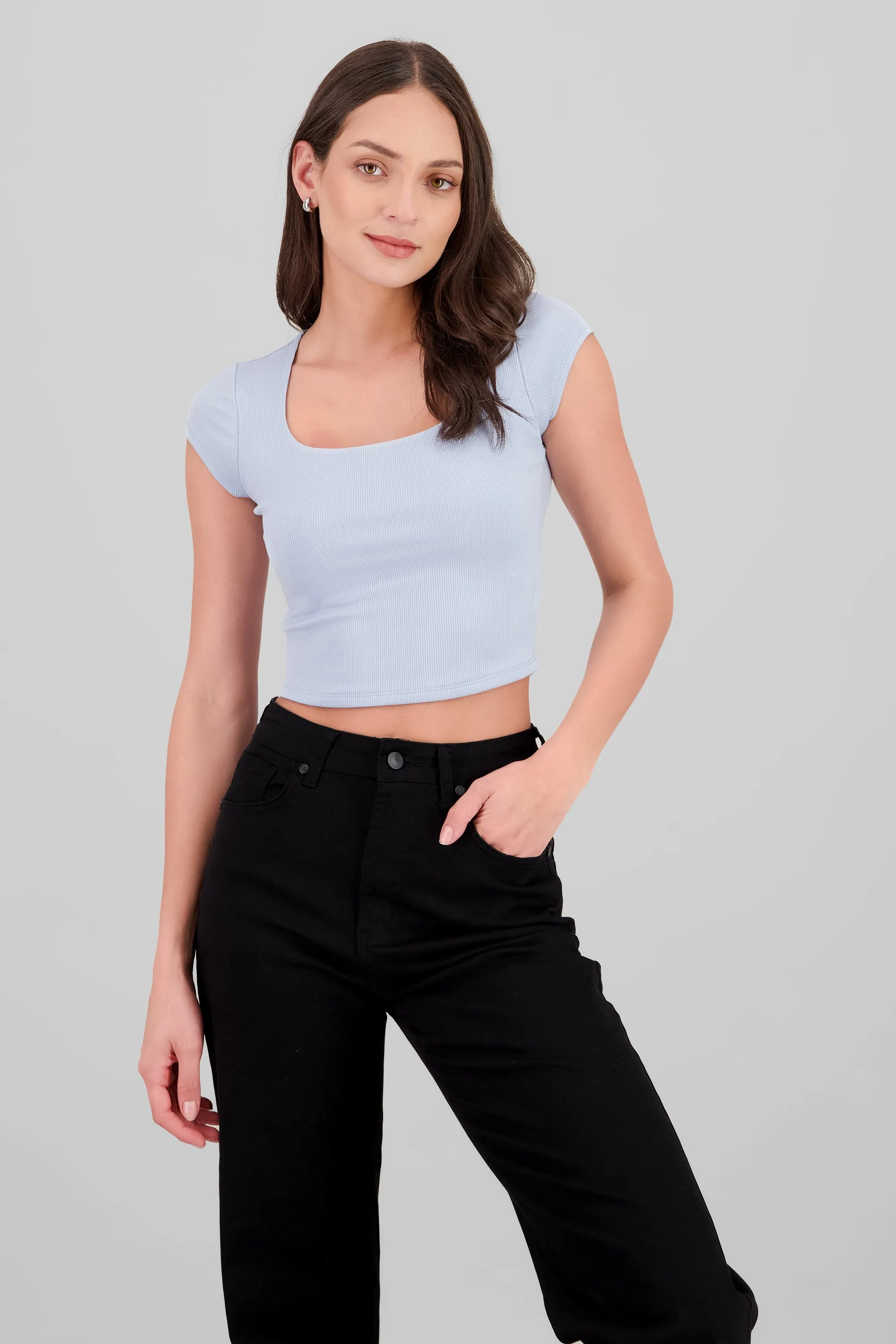 Top escote cuadrado sold by Shasa