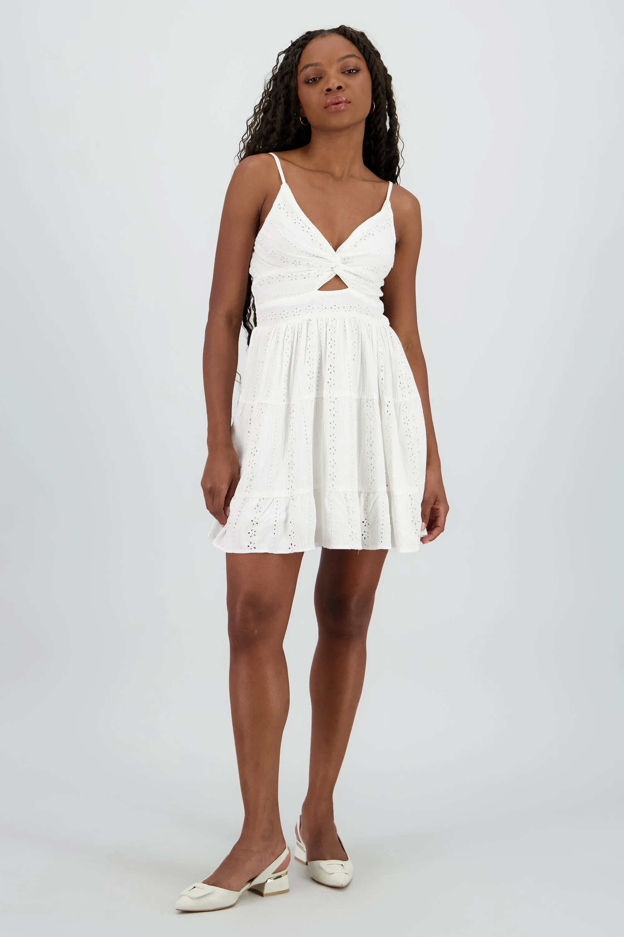 Vestido mini textura bordado detalle nudo sold by Shasa