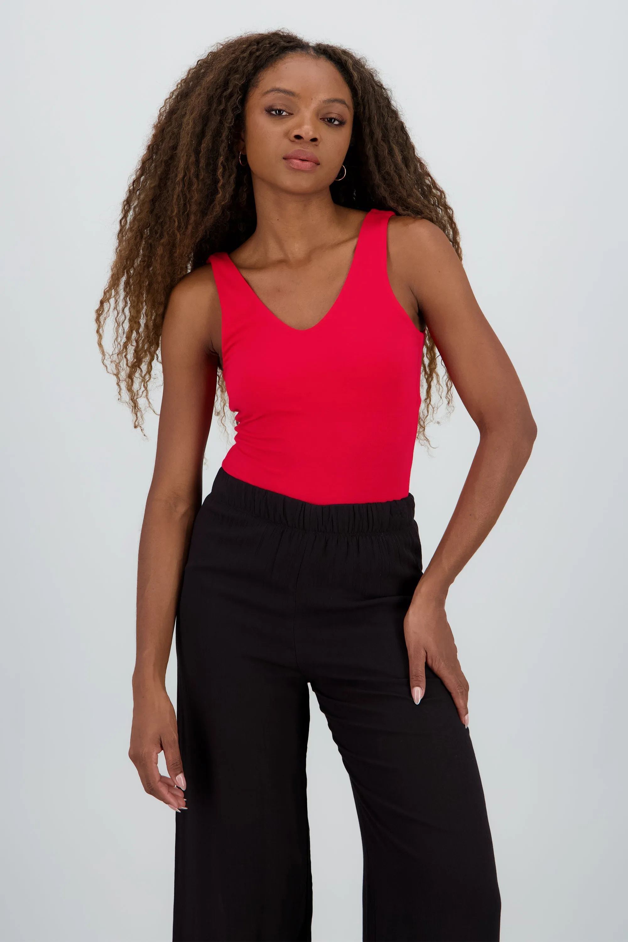 Bodysuit escote v doble tela sold by Shasa