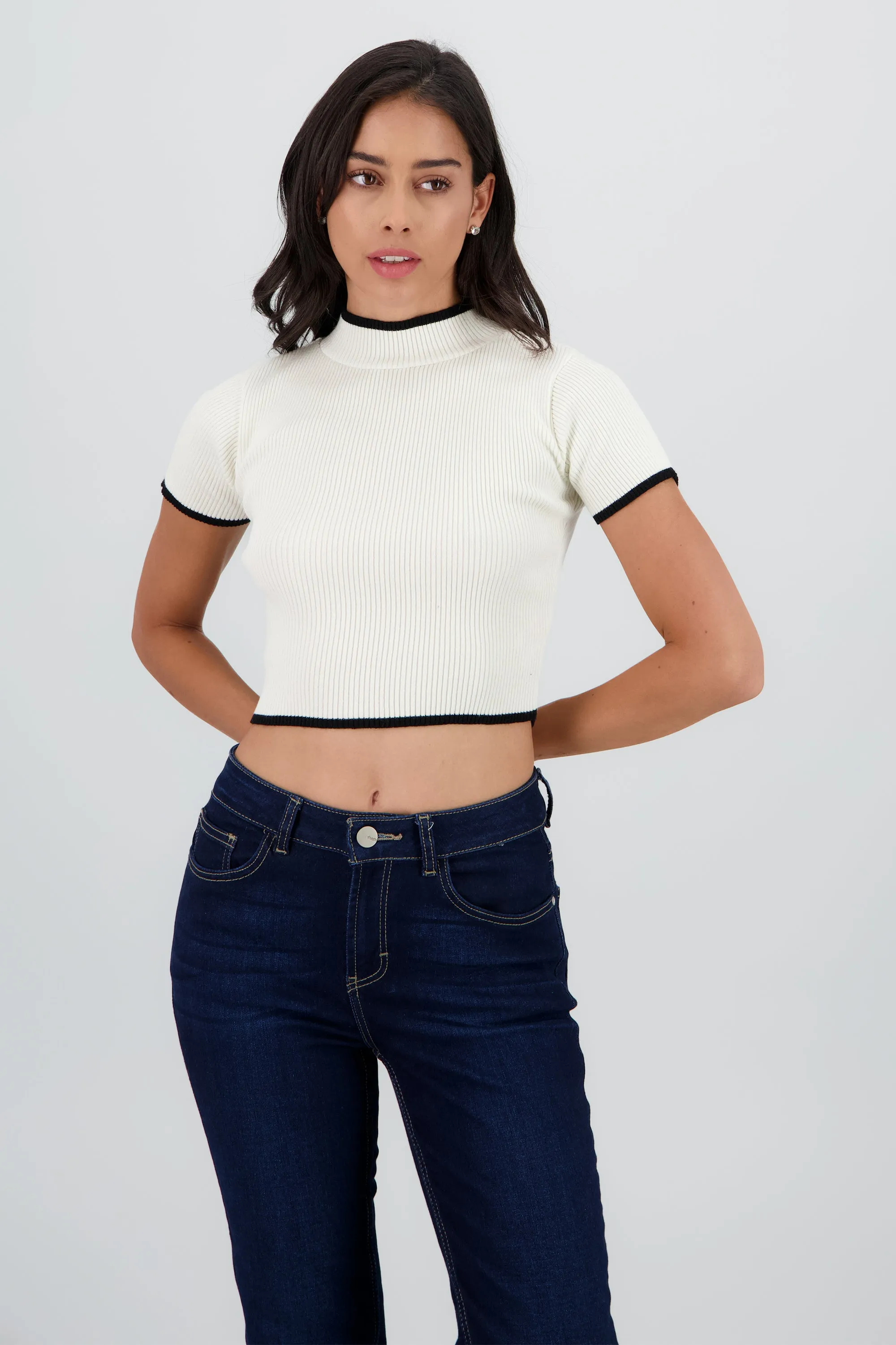 Top tejido contraste corta sold by Shasa