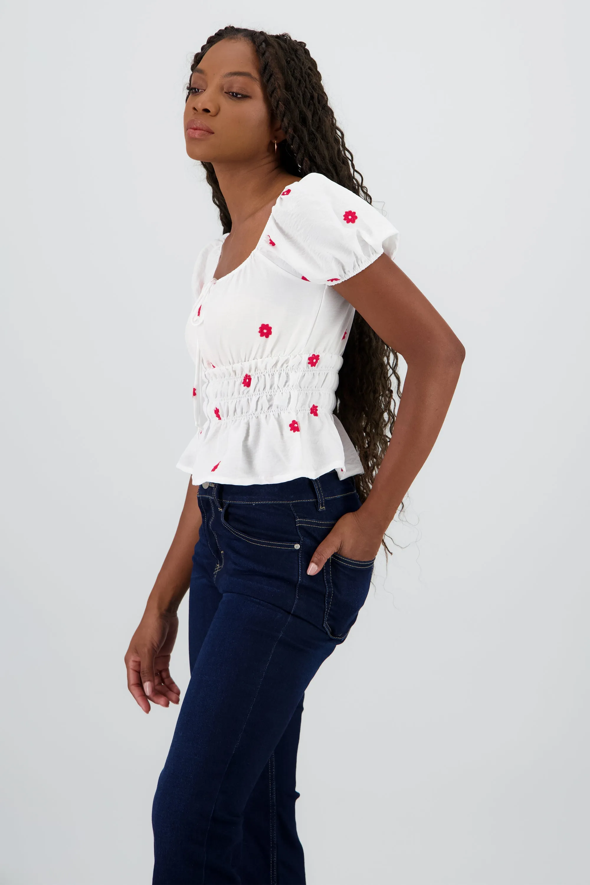 Blusa manga abullonada bordado flores sold by Shasa product image thumbnail 3