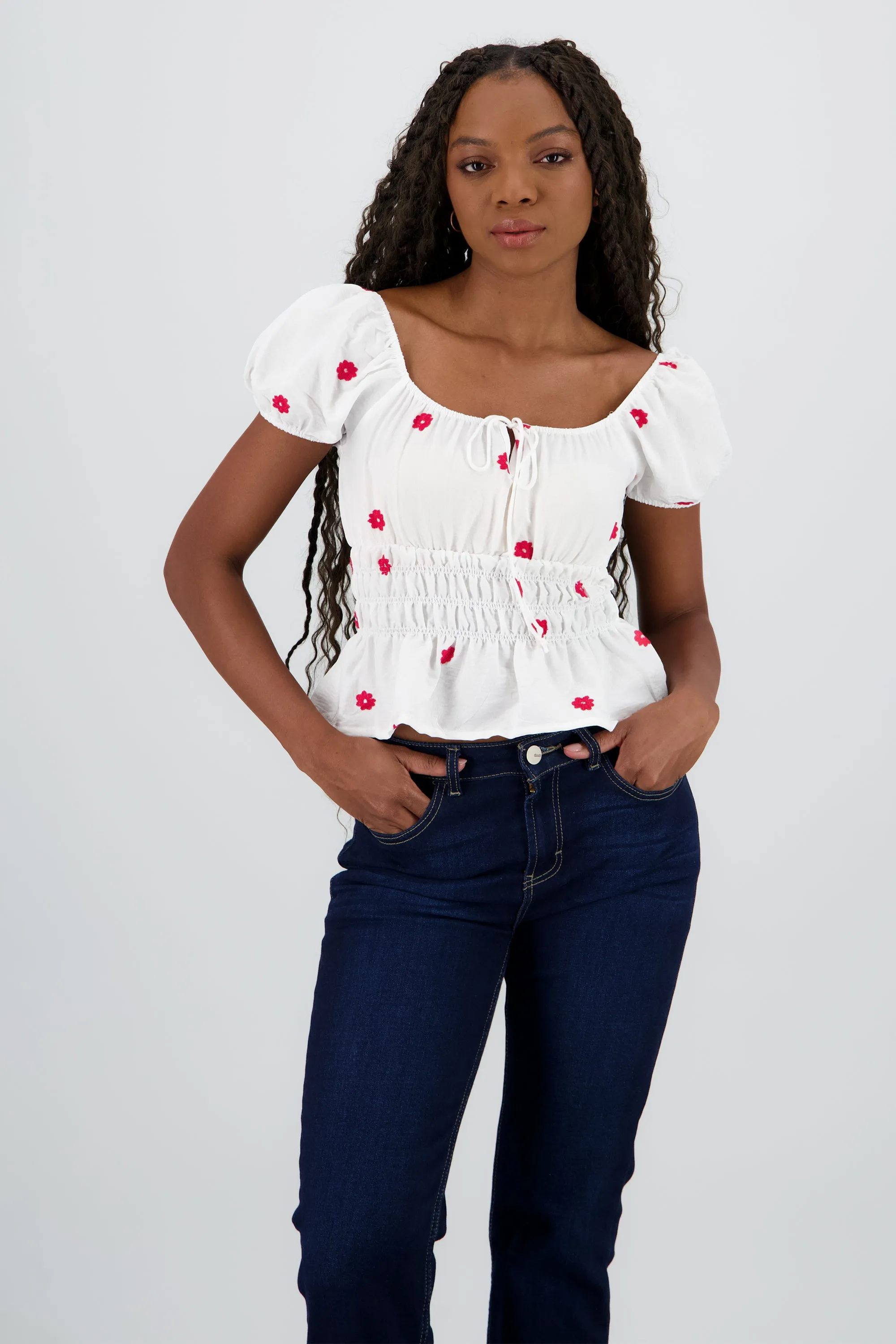 Blusa manga abullonada bordado flores sold by Shasa