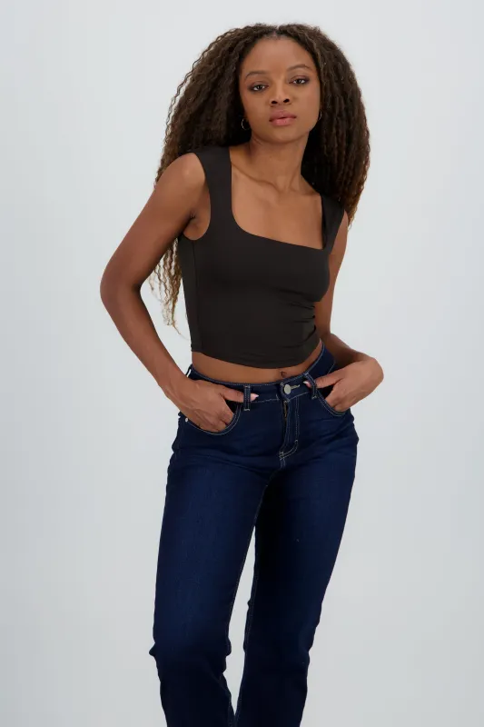 Top de escote cuadrado liso sold by Shasa