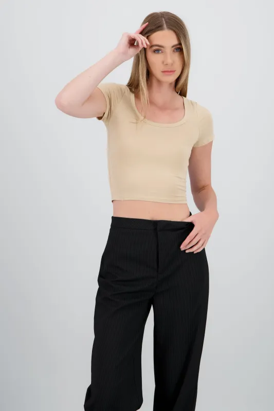 Playera de manga corta con escote sold by Shasa