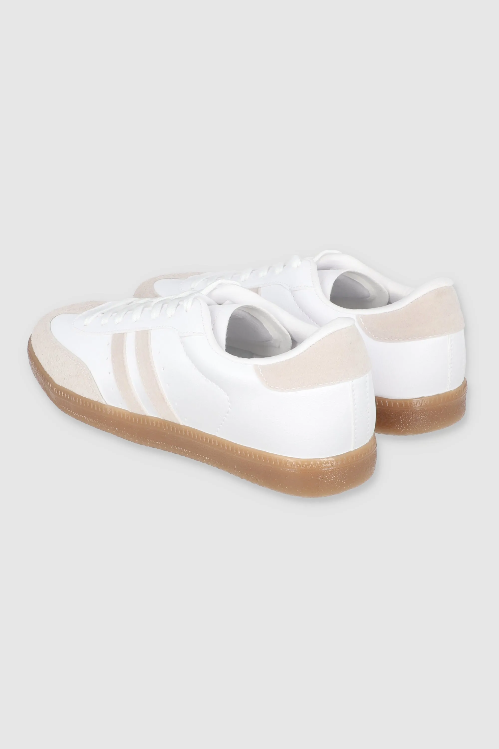 Tenis casual suede dos lineas sold by Shasa product image thumbnail 5