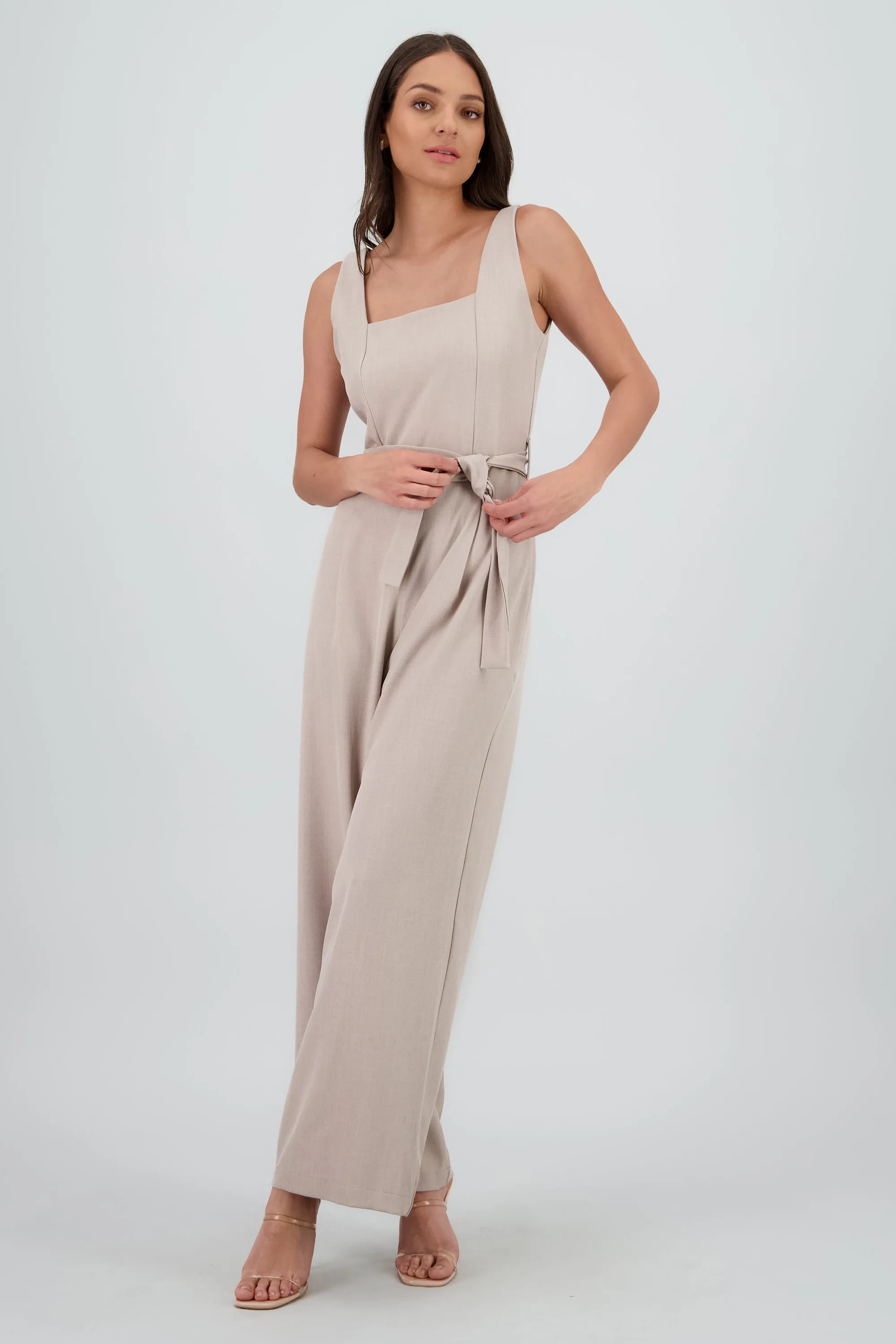 Jumpsuit tirantes detalle cinturon sold by Shasa