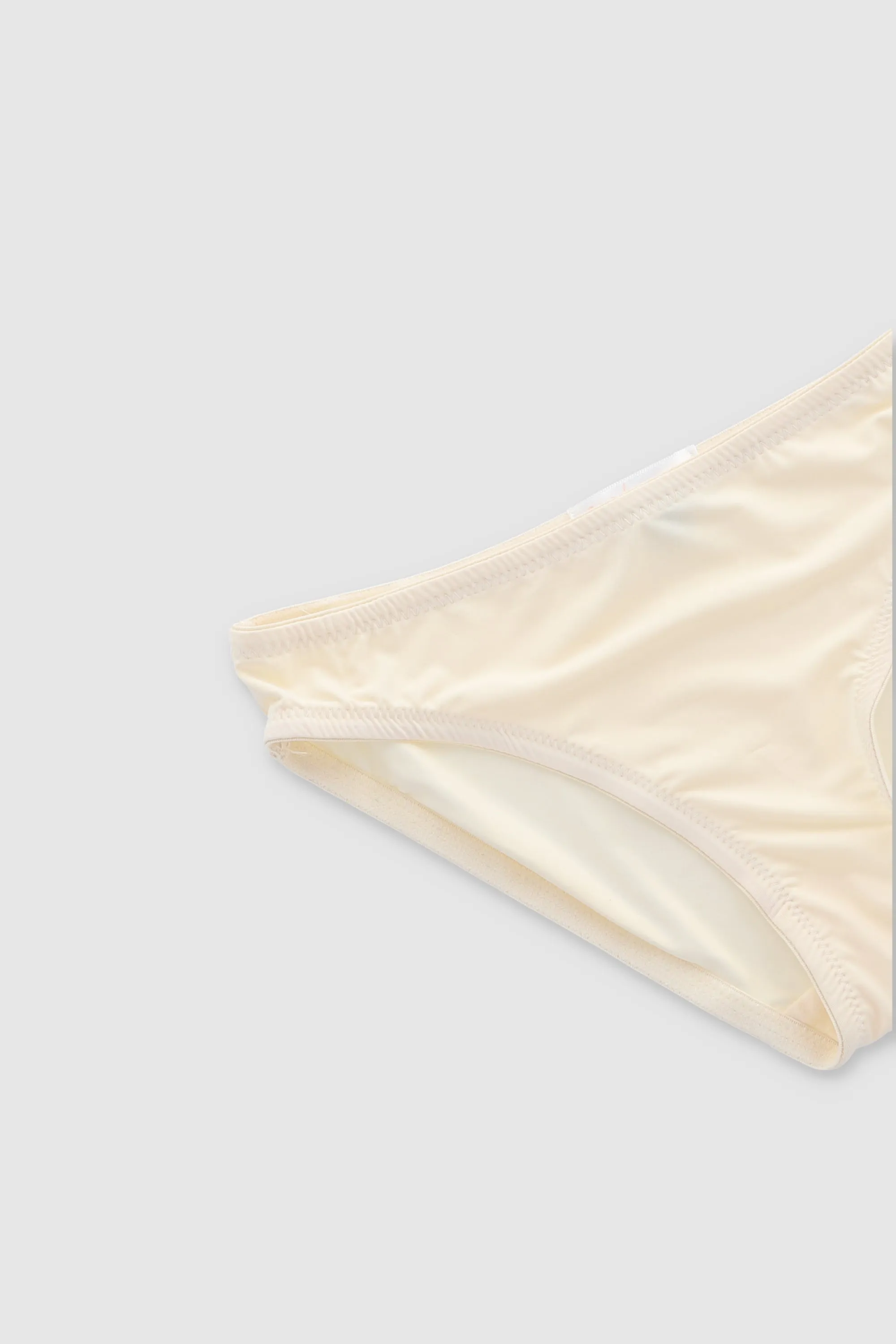 Bikini elástico liso sold by Shasa product image thumbnail 3