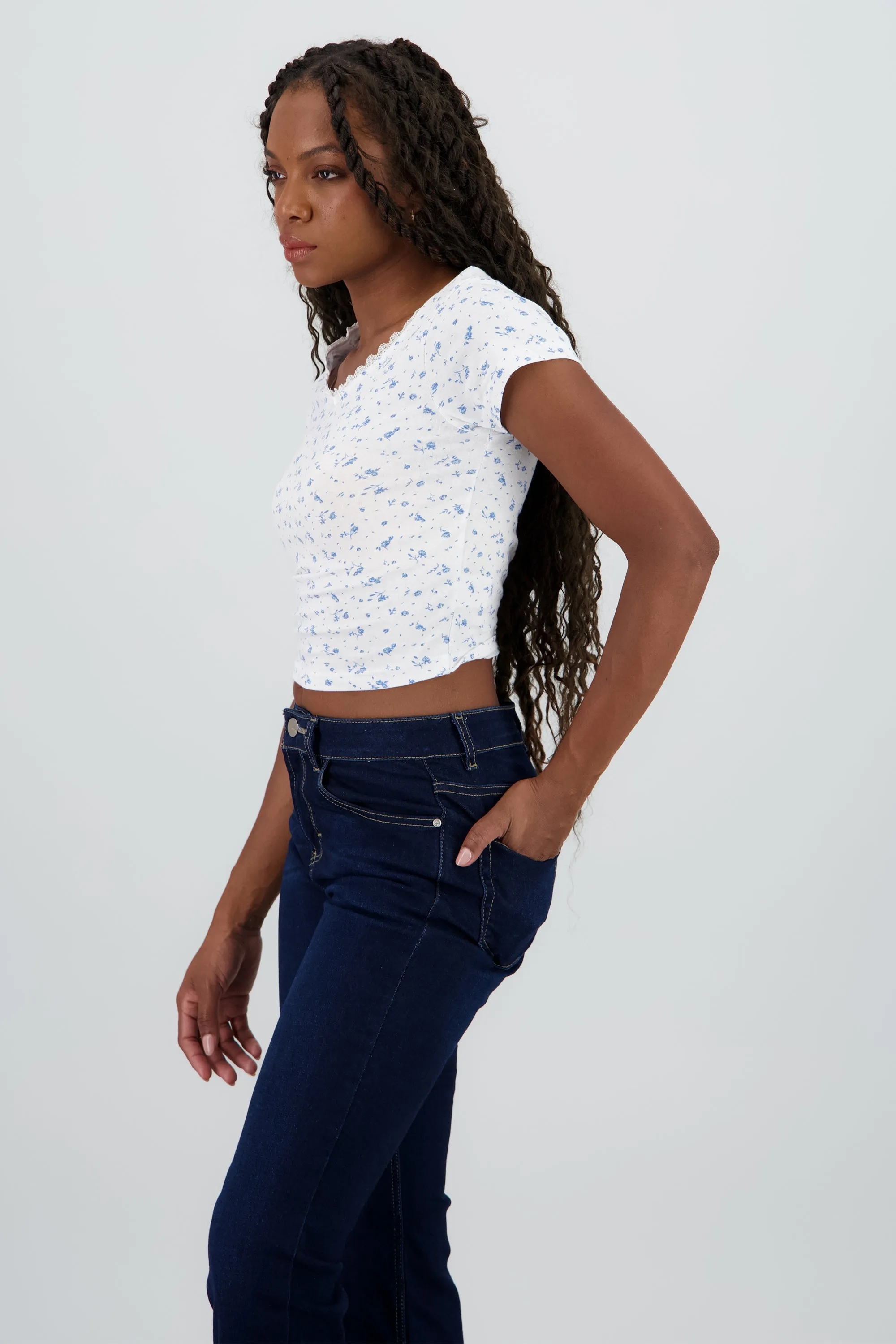 Top de manga corta con estampado de flores sold by Shasa product image thumbnail 3