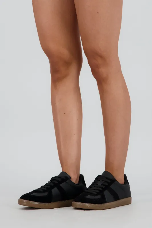Tenis casual contraste materiales sold by Shasa