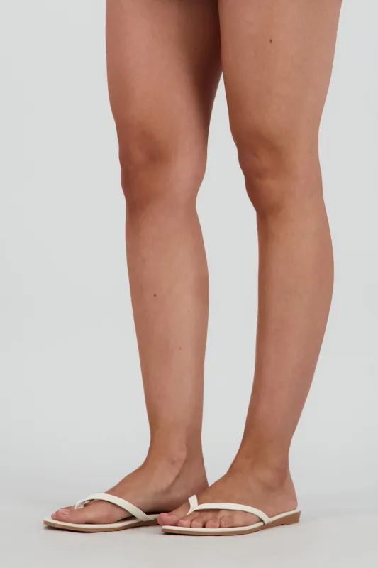 SANDALIA PATA DE GALLO PU sold by Shasa