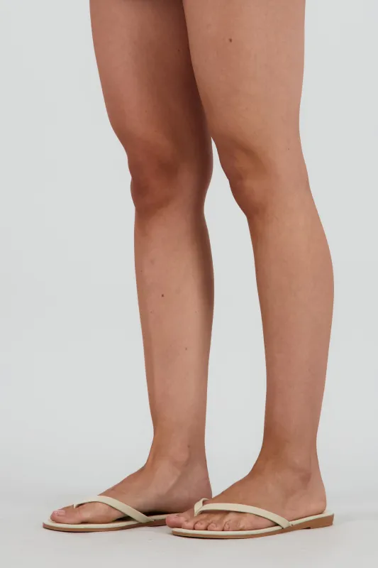 SANDALIA PATA DE GALLO PU sold by Shasa