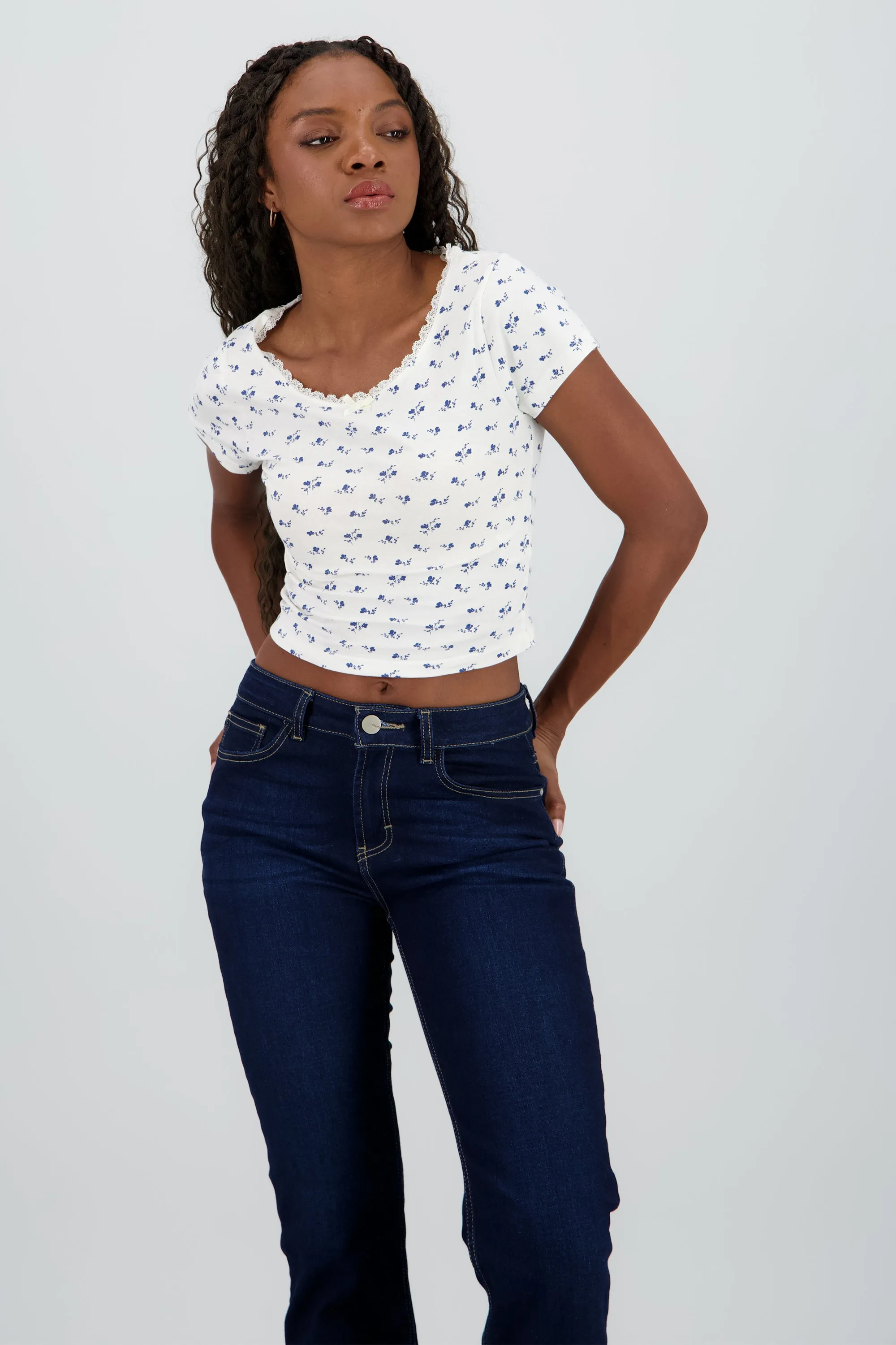 Top de manga corta con estampado de flores sold by Shasa product image thumbnail 2