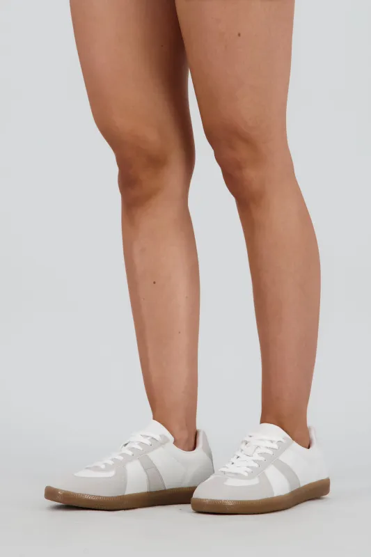 Tenis casual contraste materiales sold by Shasa