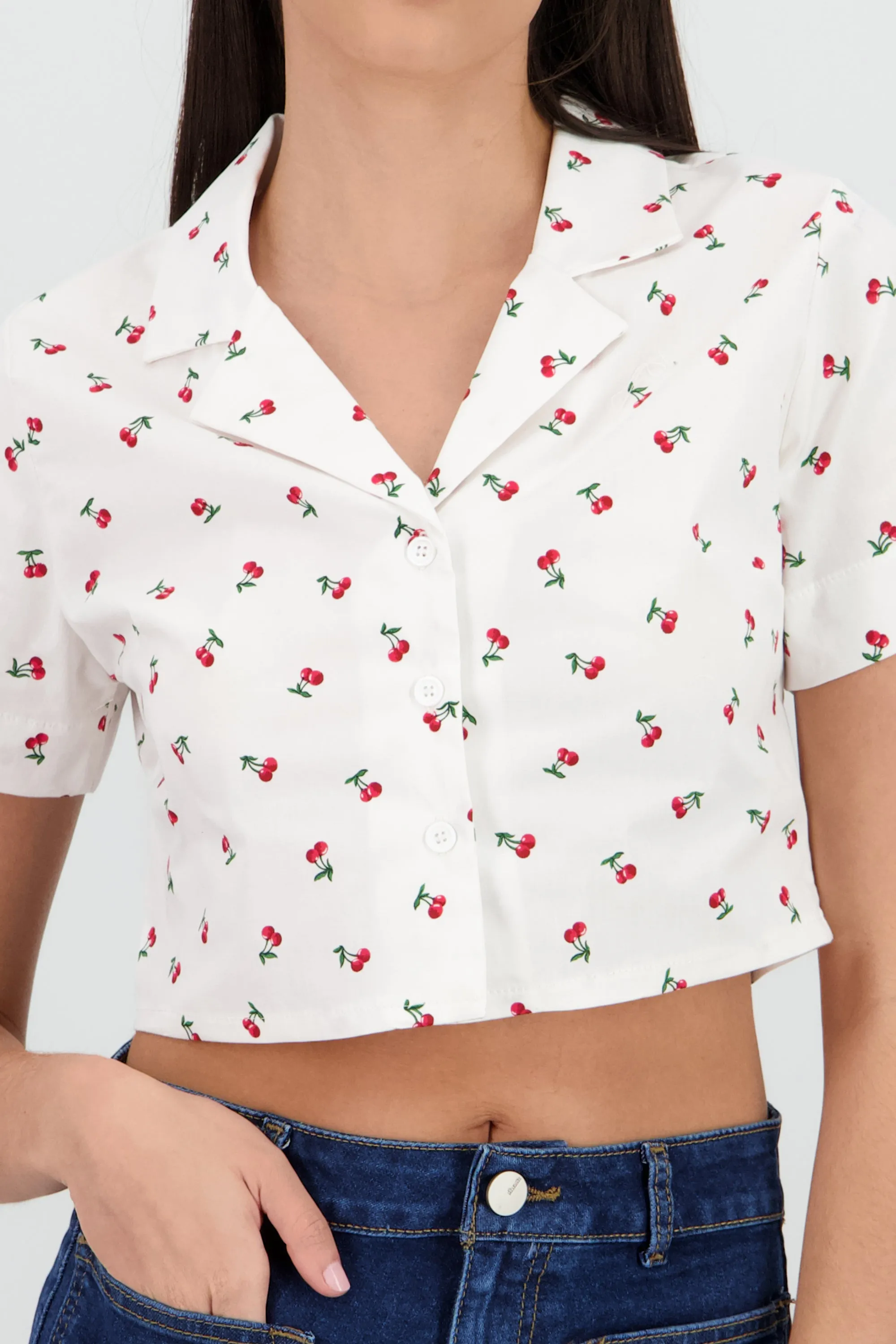 Camisa crop estampado cerezas sold by Shasa product image thumbnail 5
