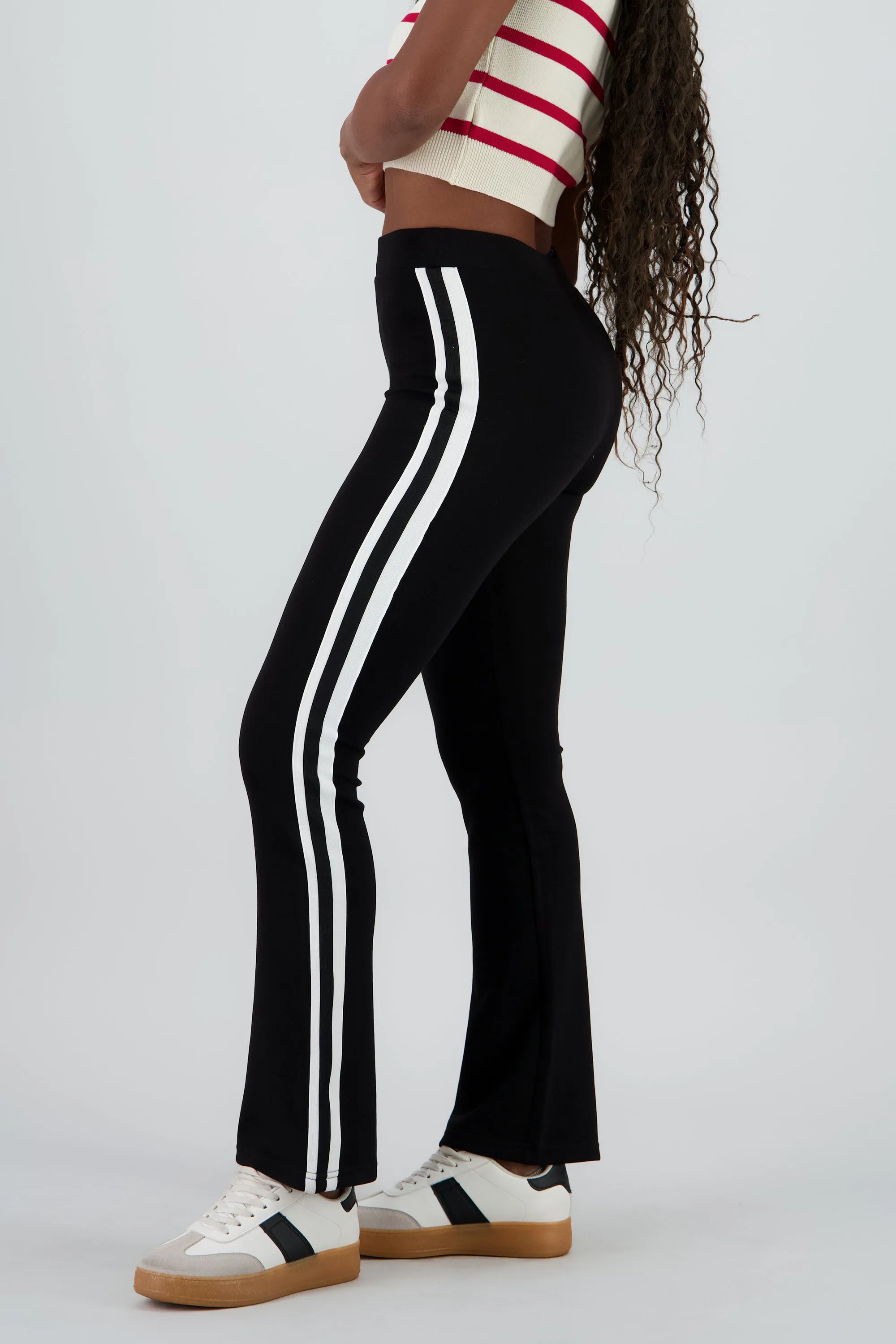 Pantalones suaves flare con lineas sold by Shasa product image thumbnail 3