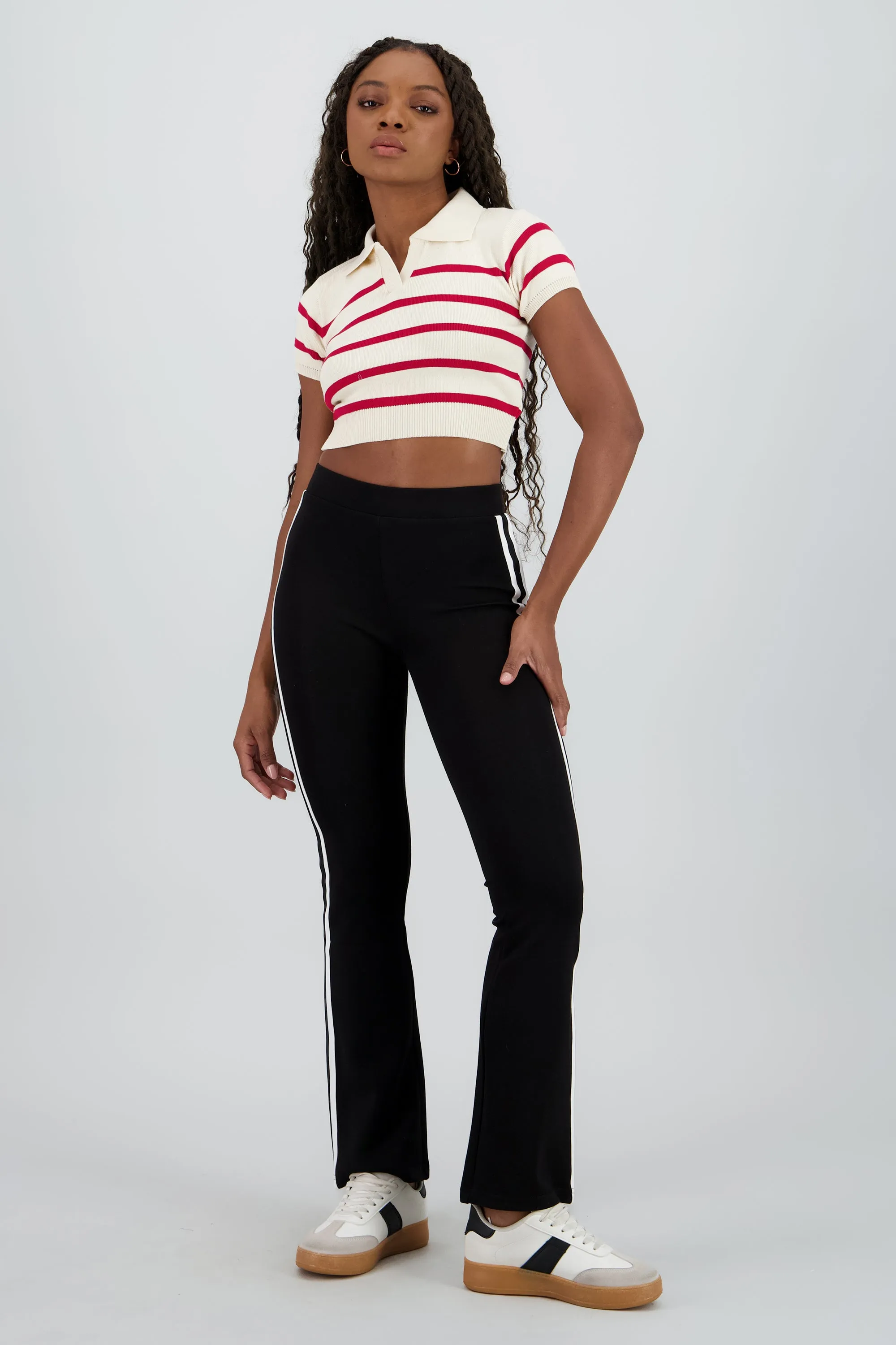 Pantalones suaves flare con lineas sold by Shasa