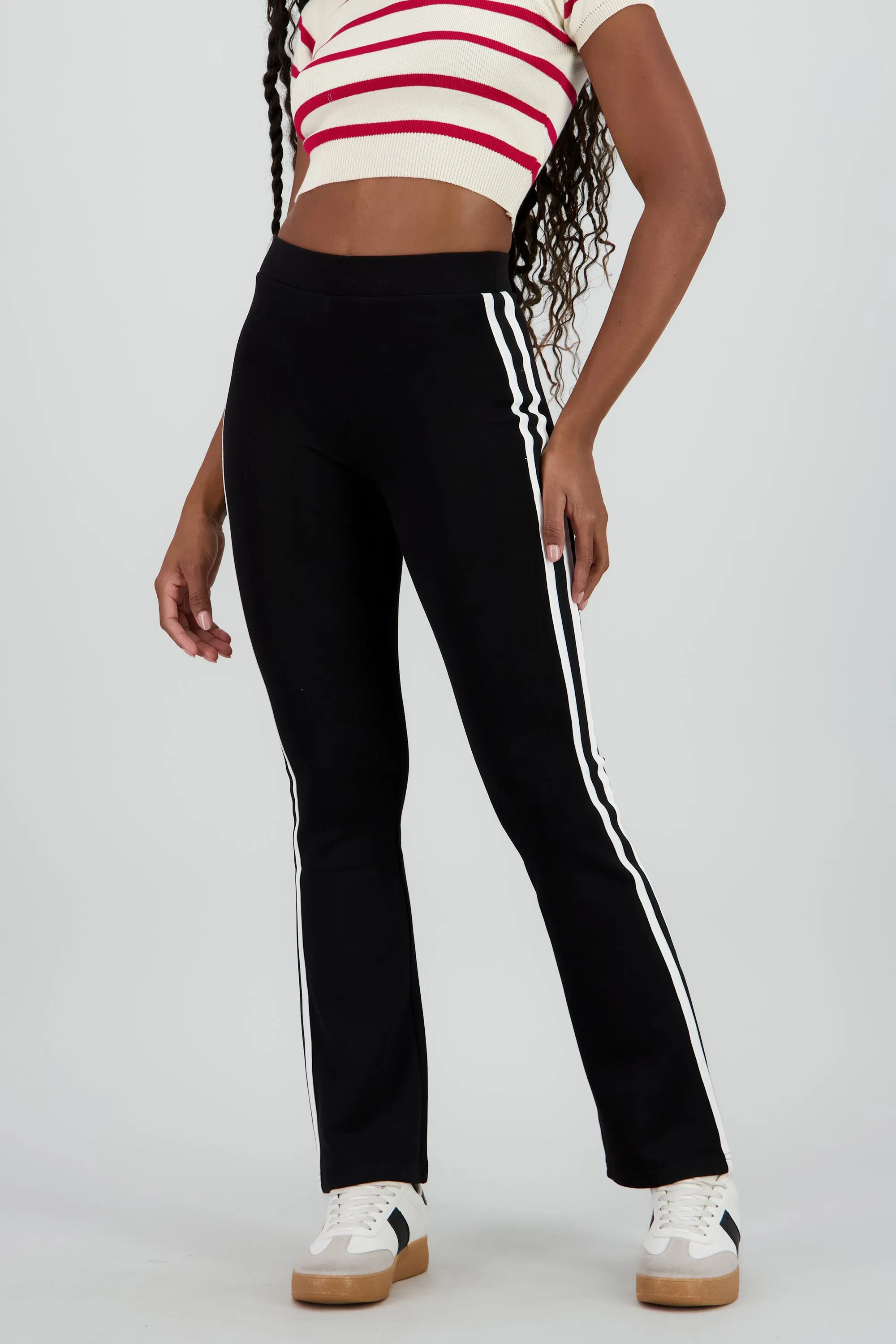 Pantalones suaves flare con lineas sold by Shasa product image thumbnail 2