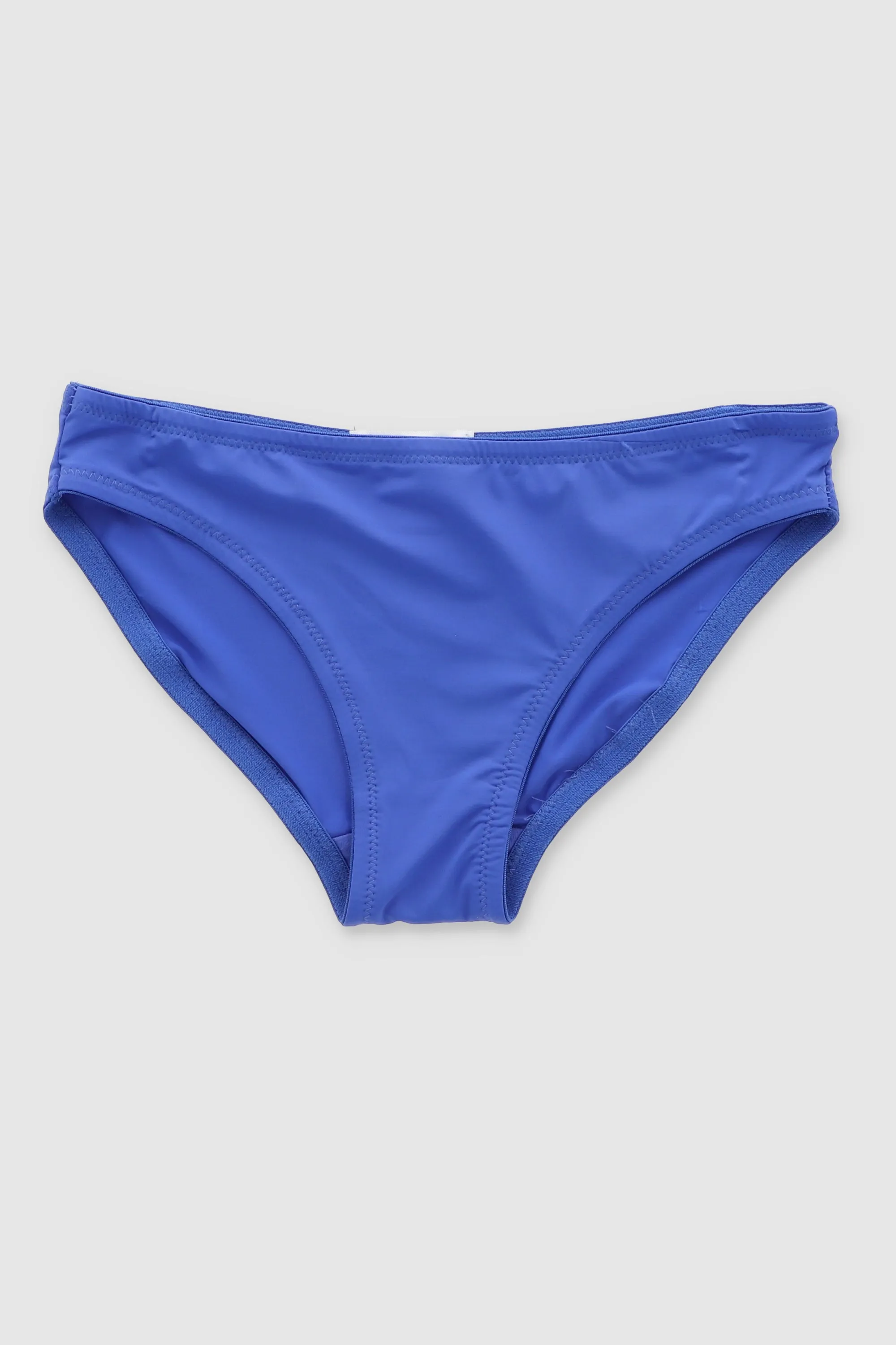 Bikini elástico liso sold by Shasa