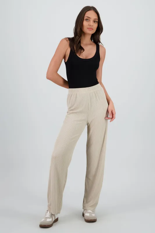Pantalon amplio rib liso sold by Shasa