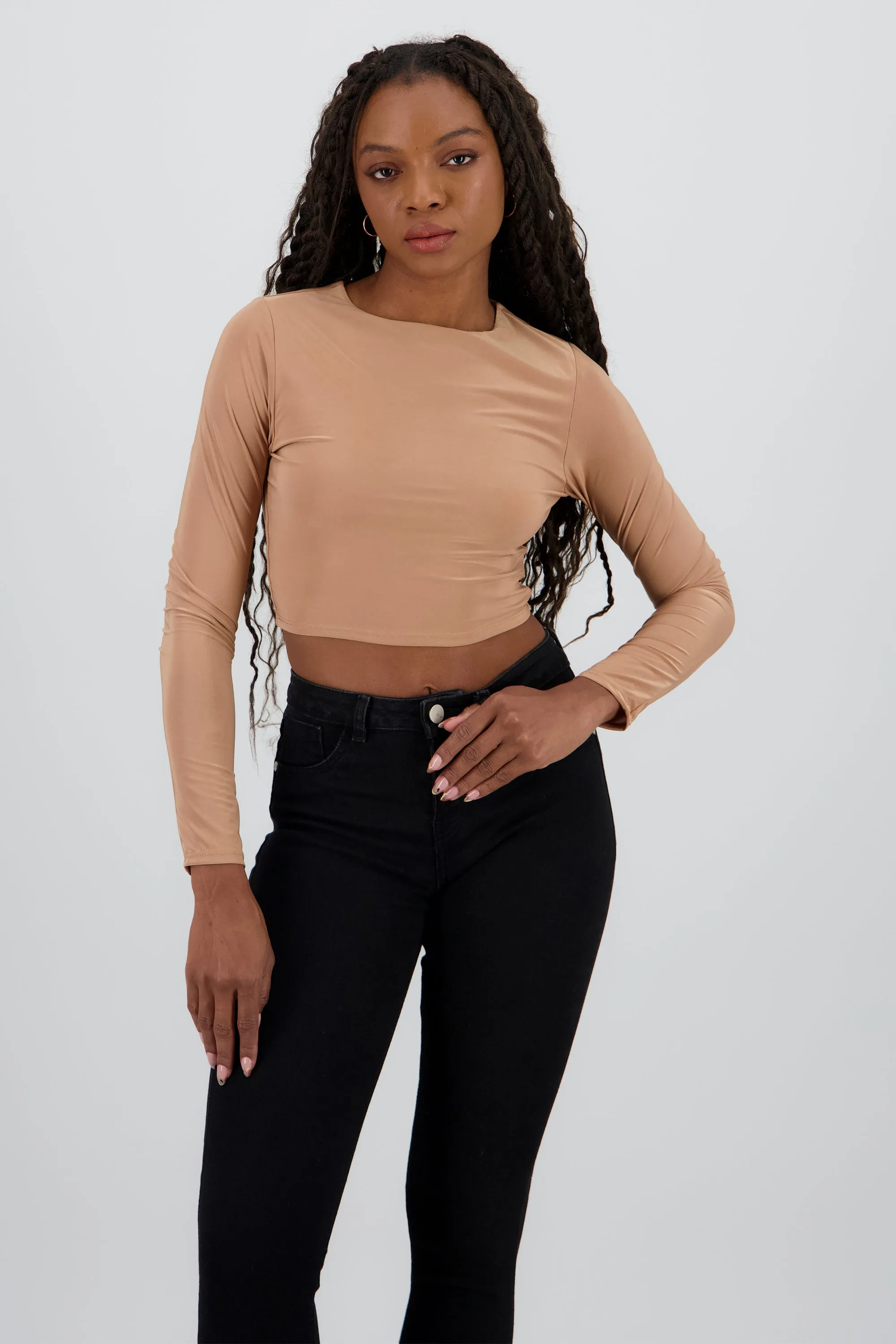 Top manga larga cuello redondo sold by Shasa