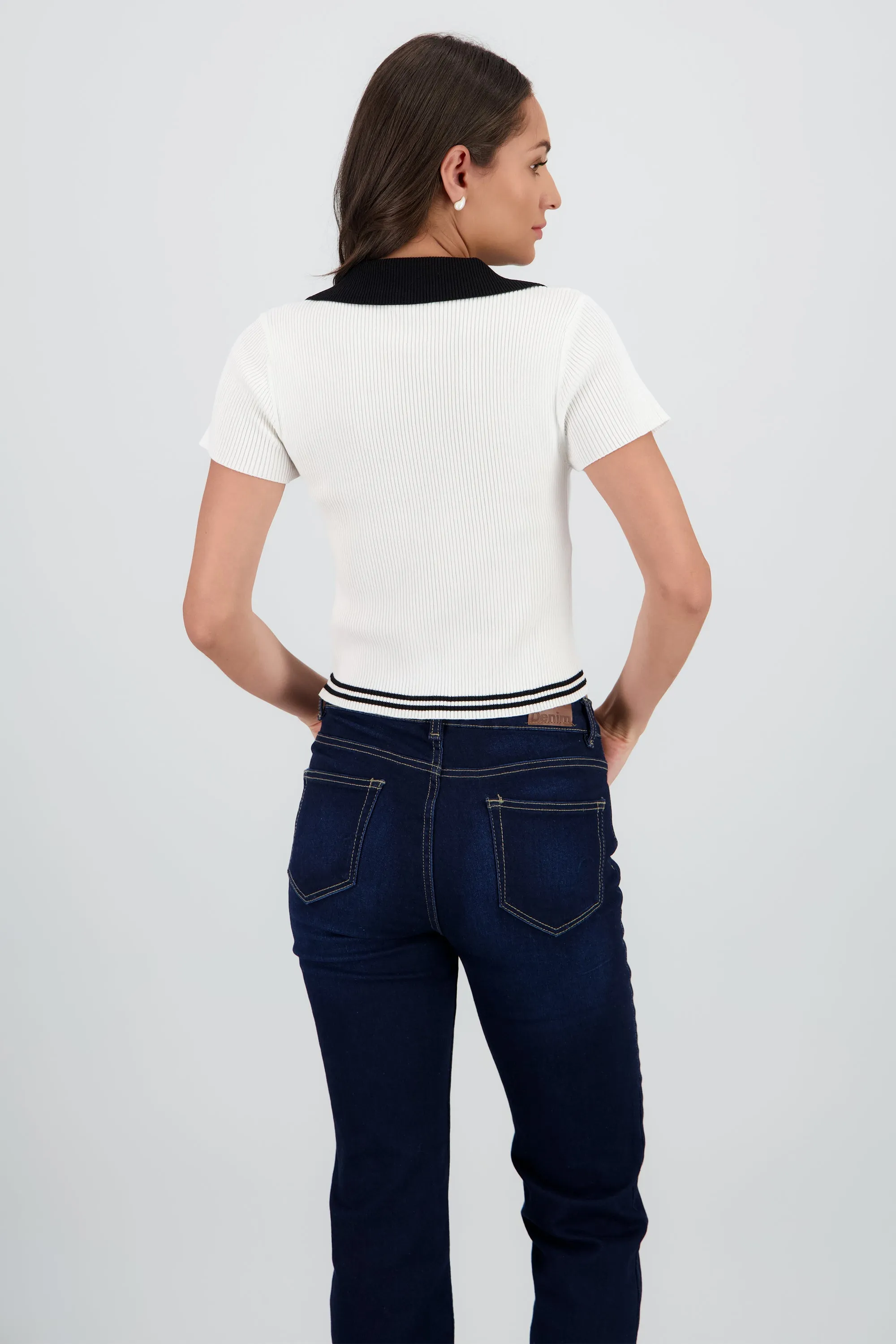 Top corto tejido cuello contraste sold by Shasa product image thumbnail 4