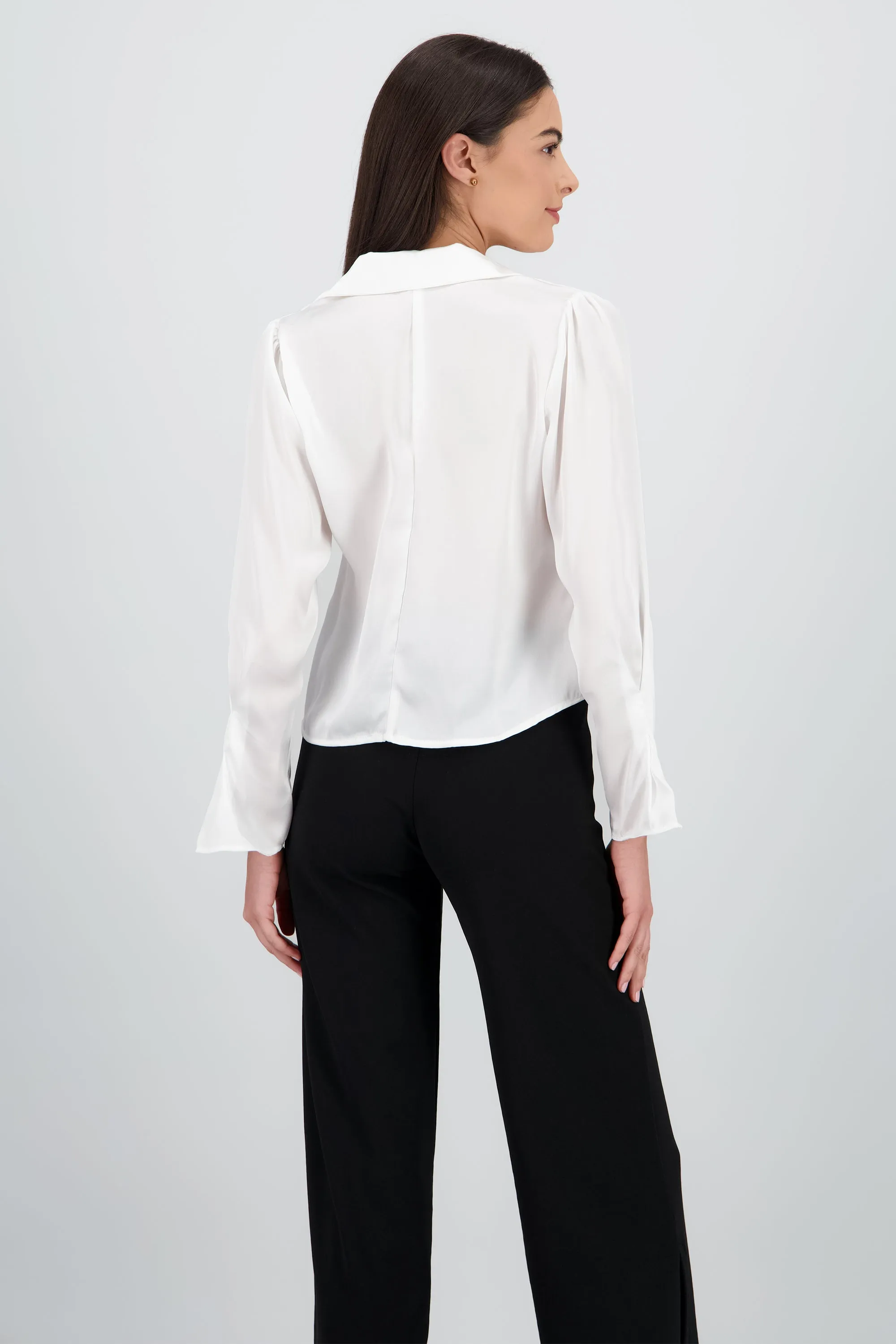 Camisa lisa satin con bufanda de flor sold by Shasa product image thumbnail 4
