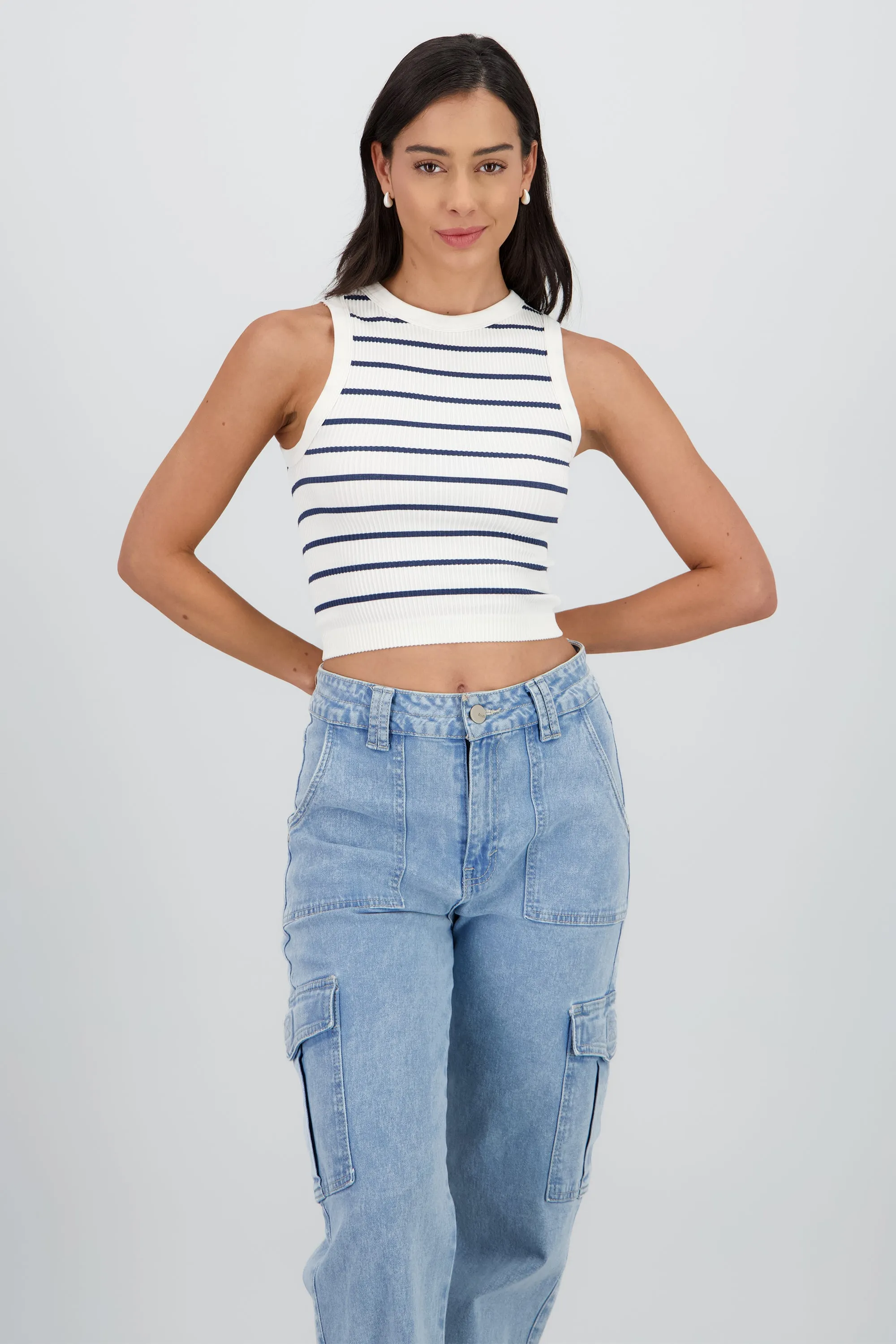 Top cuello redondo rayas seamless sold by Shasa