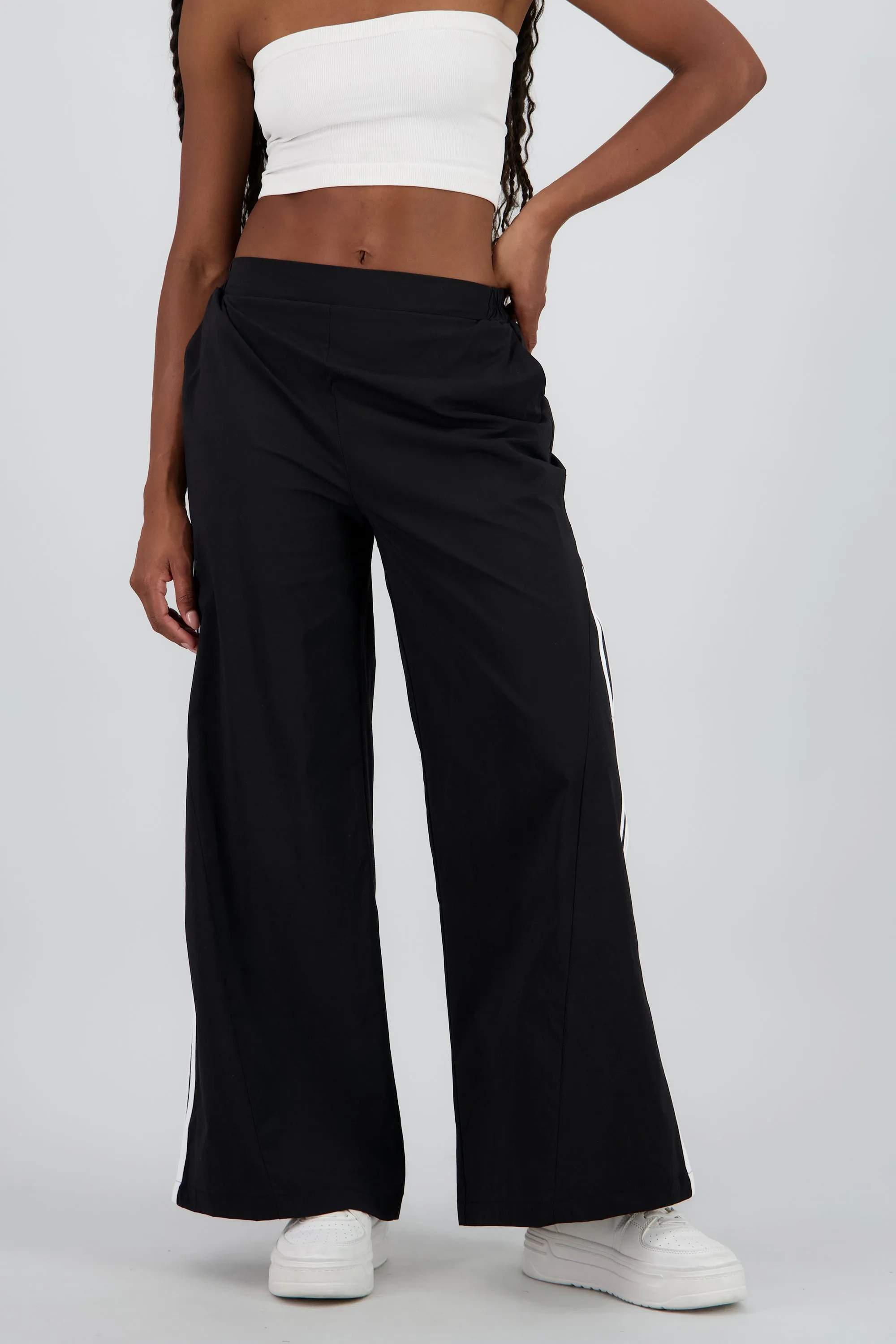 Pantalon amplio detalle franjas contraste sold by Shasa product image thumbnail 2