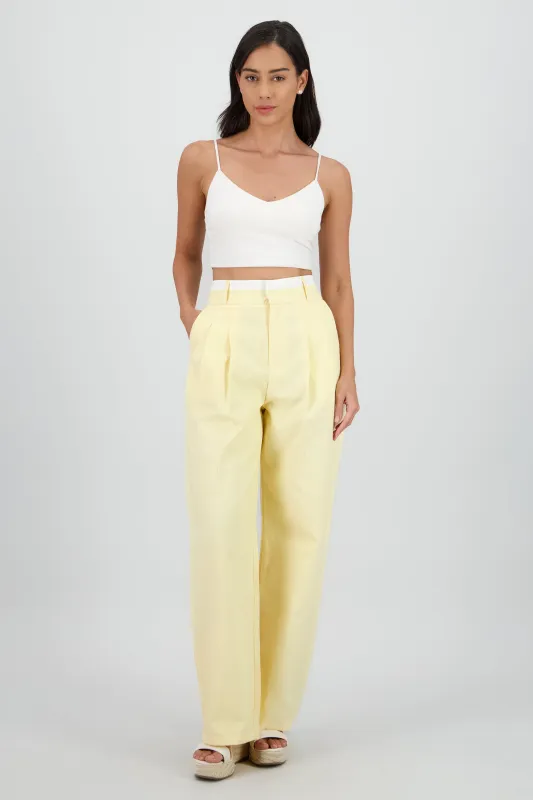 Pantalon recto detalle contraste pretina sold by Shasa