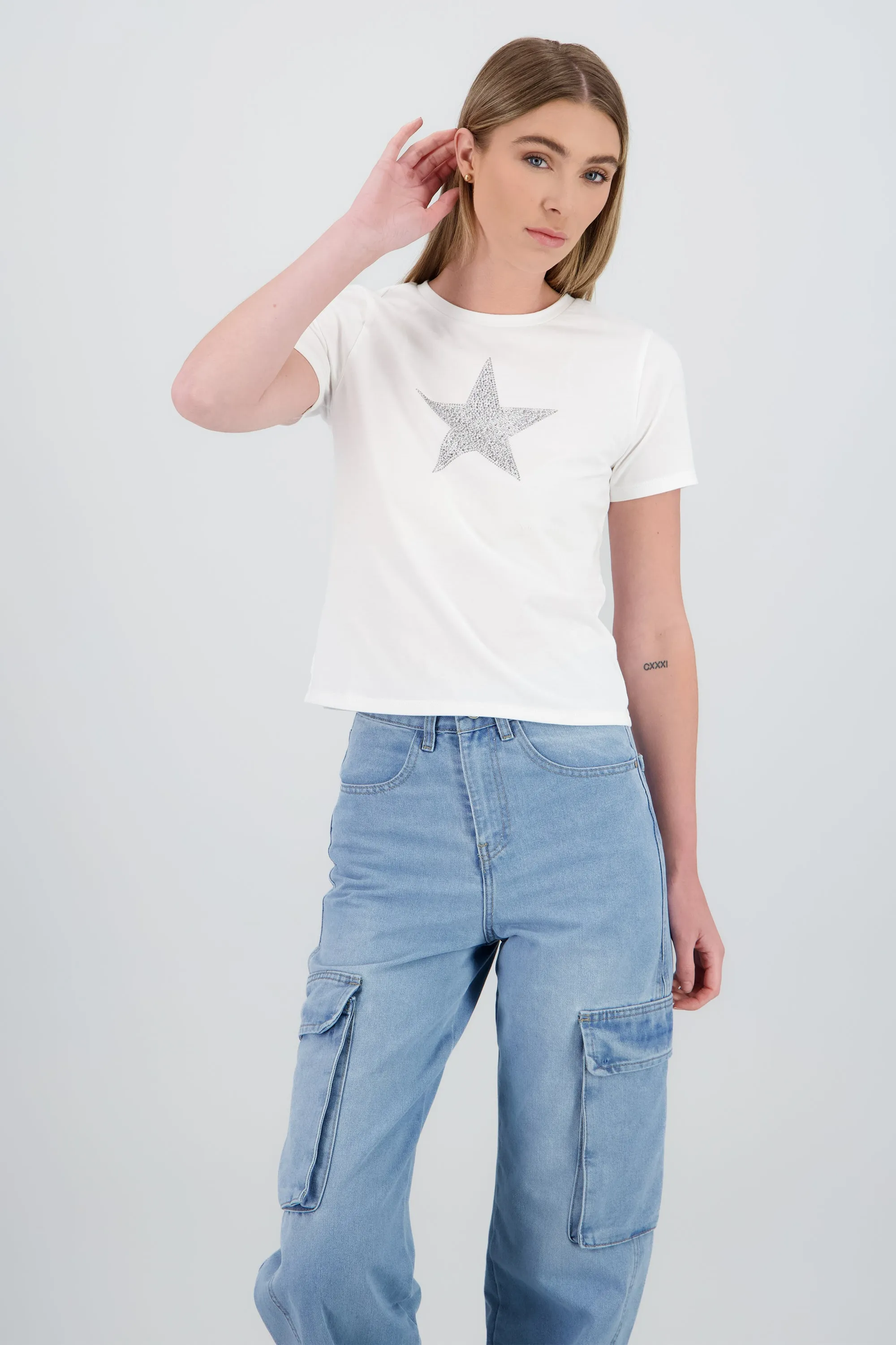 Playera estrella brillos sold by Shasa