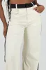 Pantalon fluido detalle contraste franja sold by Shasa