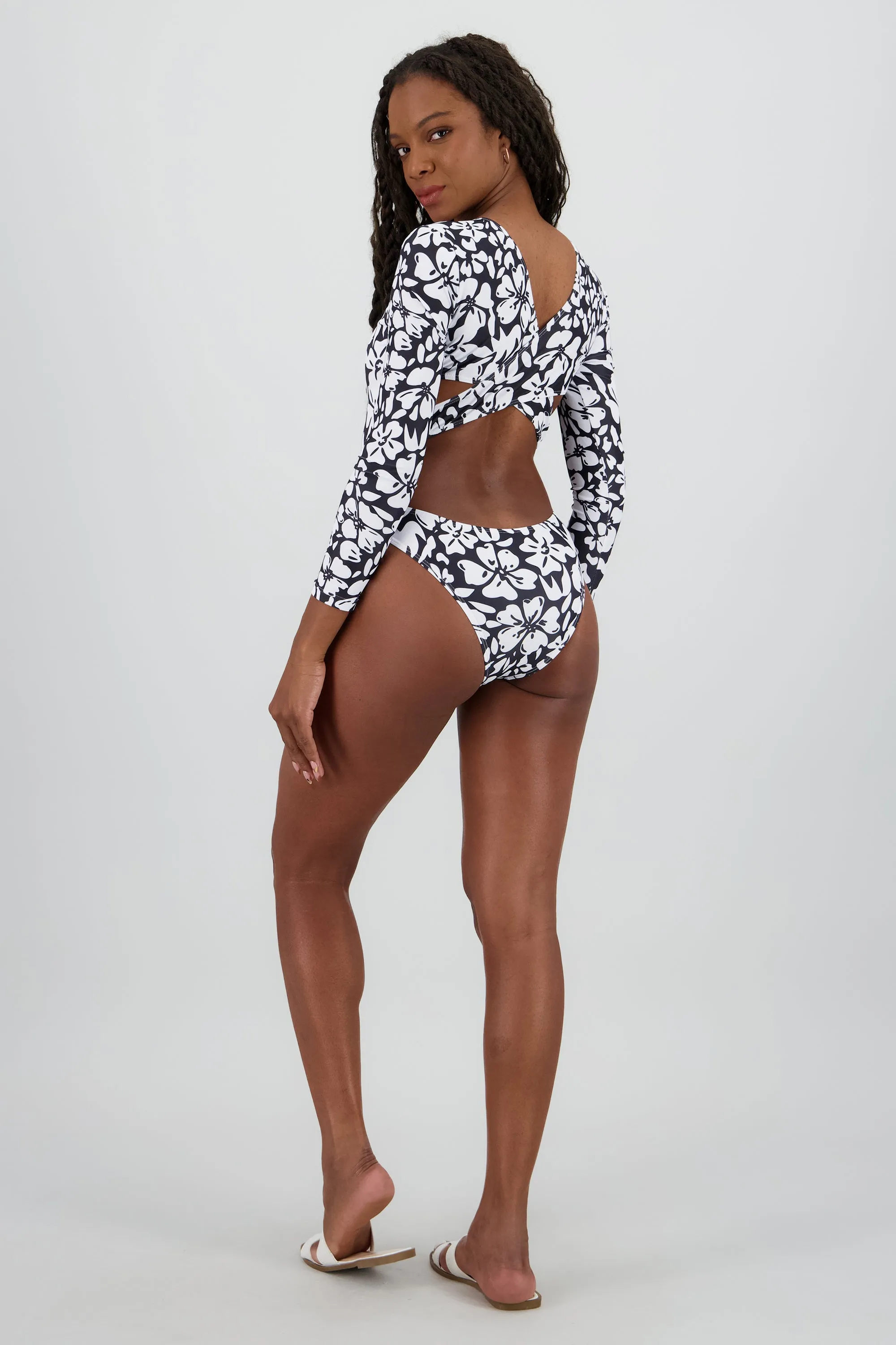 Traje de baño completo estampado flores mangas sold by Shasa product image thumbnail 4