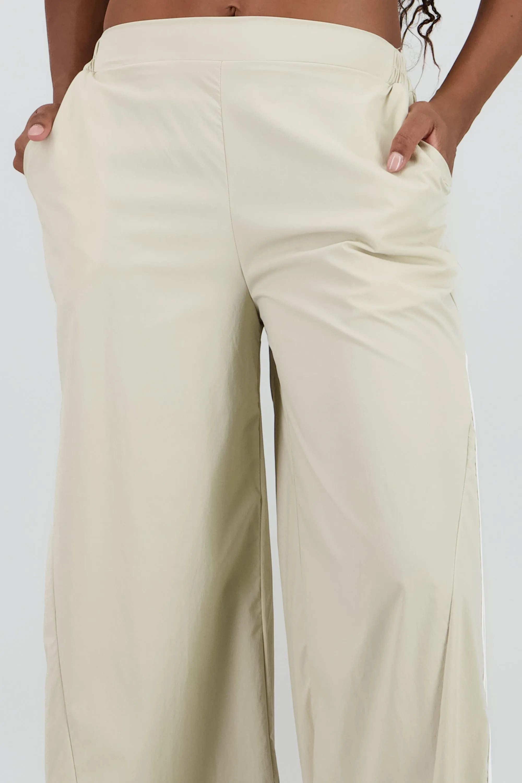 Pantalon amplio detalle franjas contraste sold by Shasa product image thumbnail 5