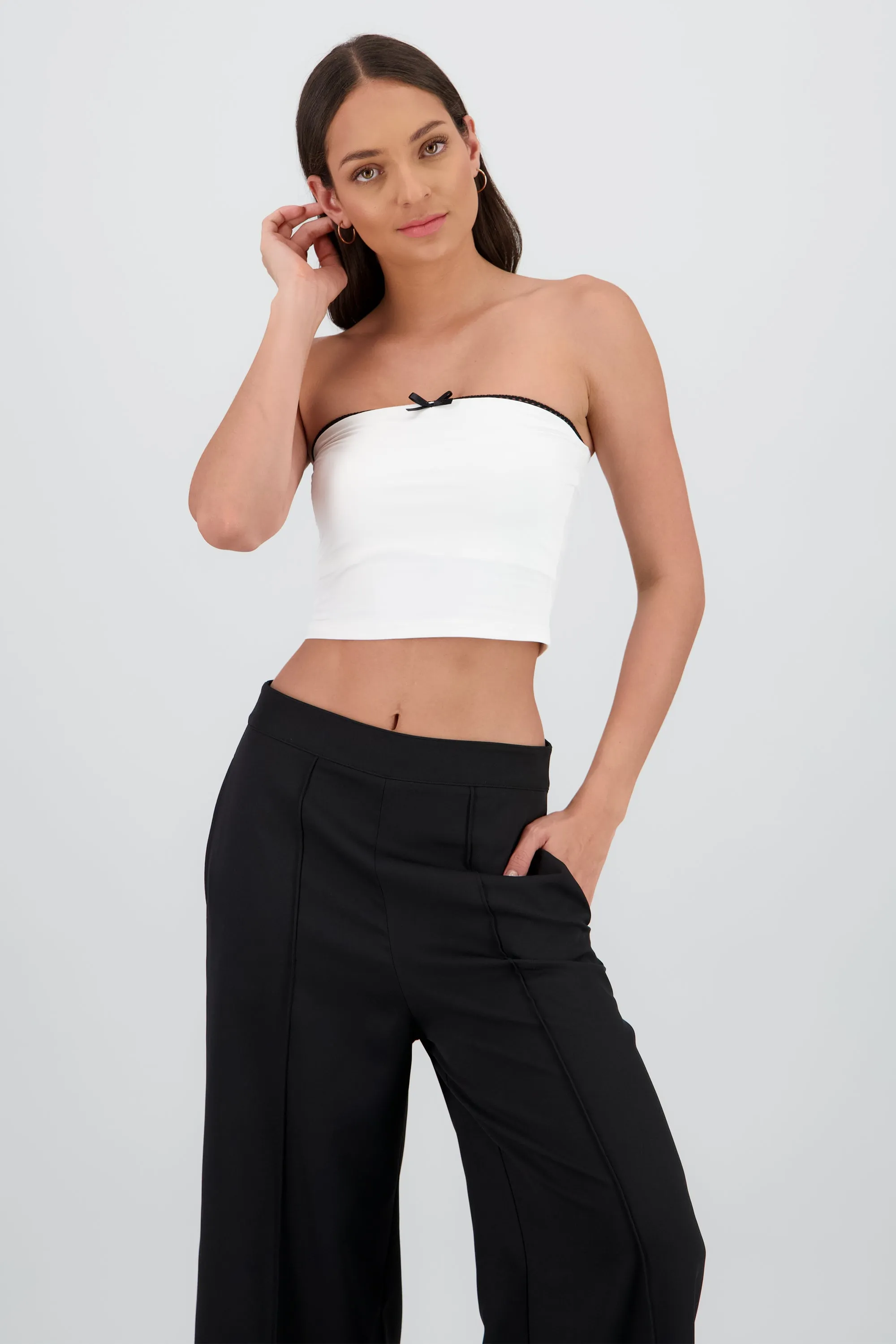 Top detalle moño sold by Shasa