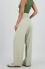 Pantalon amplio detalle bolsas pretina sold by Shasa