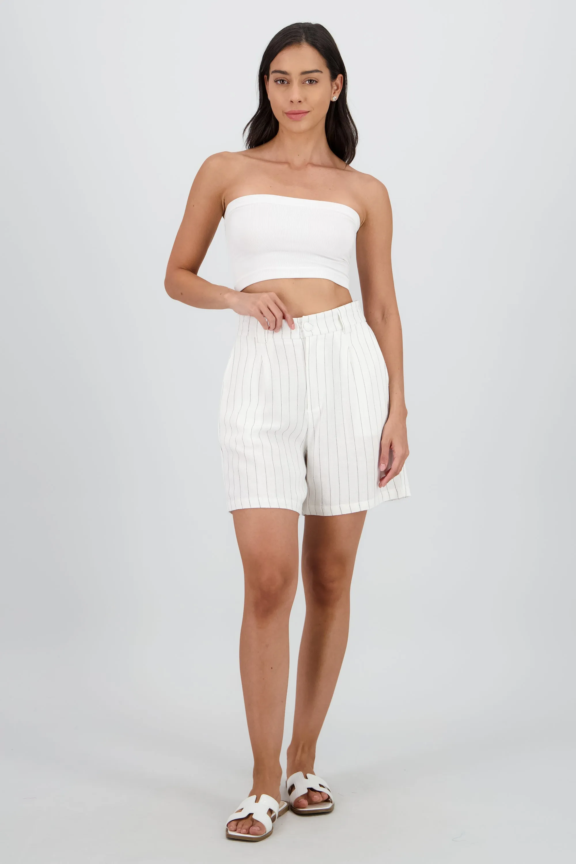 SHORTS AMPLIOS RAYAS sold by Shasa